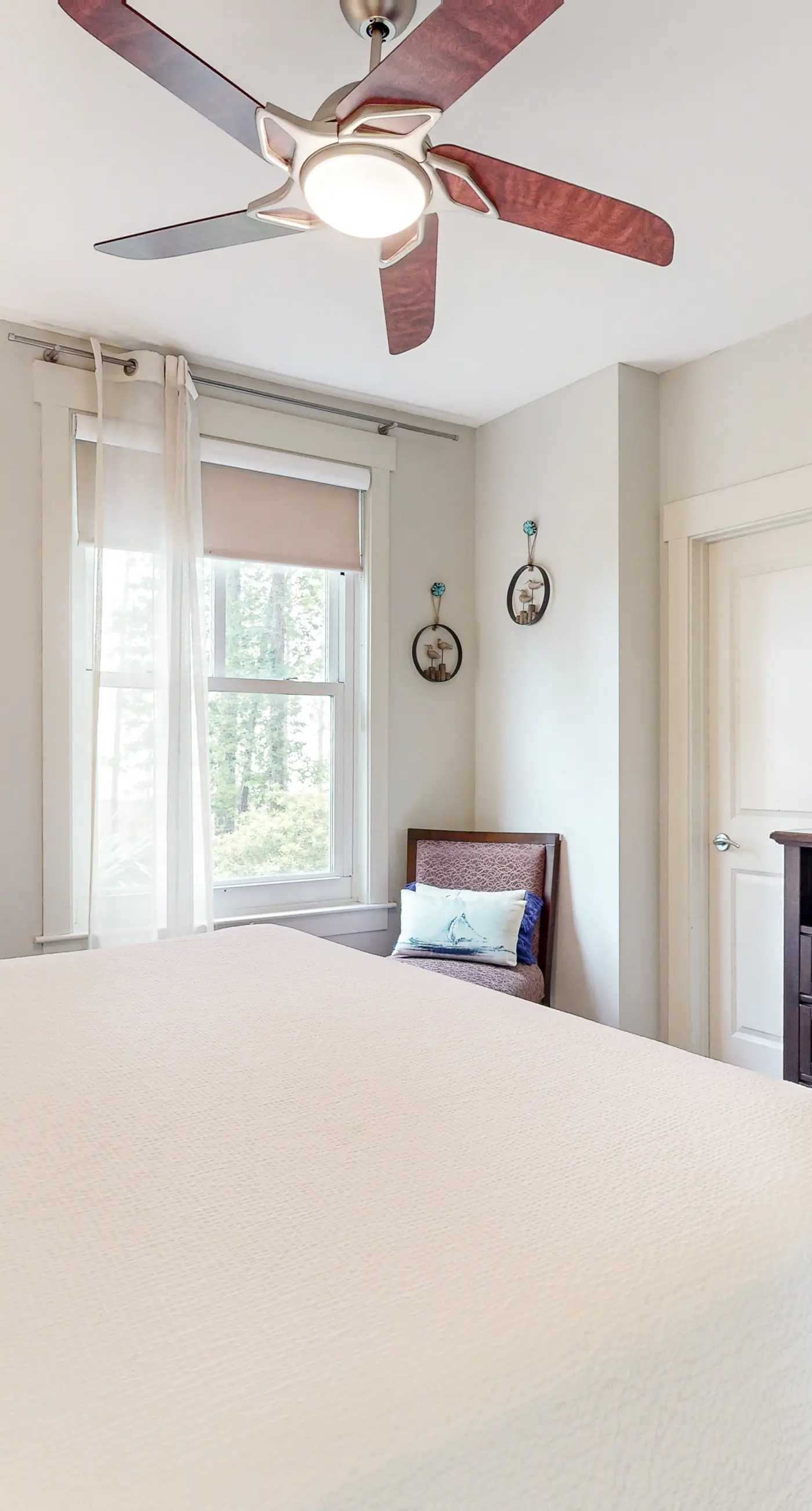 Spacious condo with bay views, renovated pool, hot tub, & beach access!