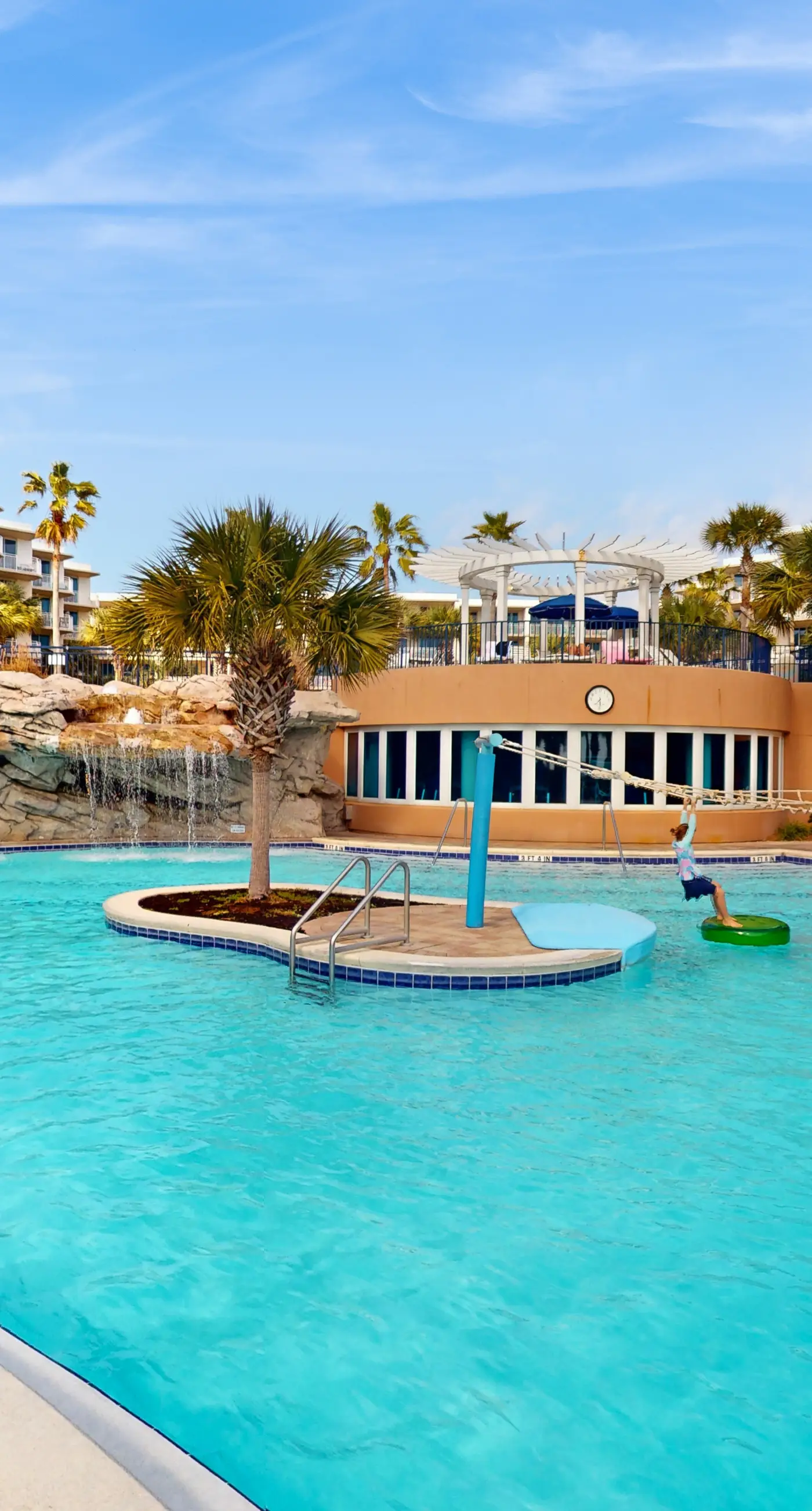 Waterscape Condo w/ Shared Amenities, Seasonal Beach Service Included