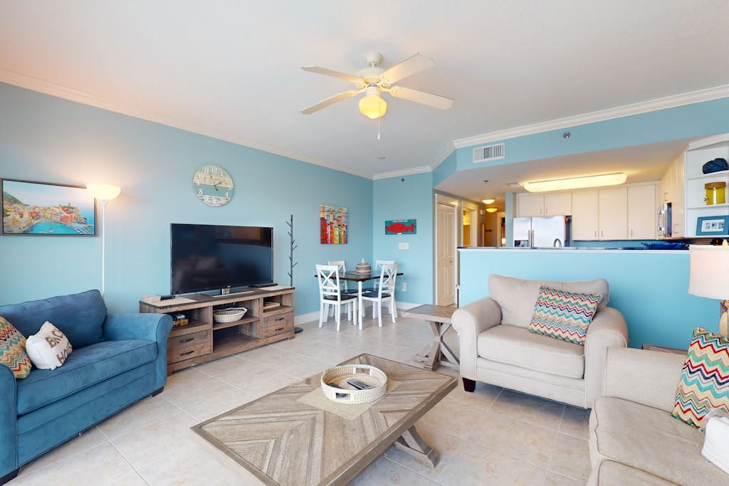 Waterscape Condo w/ Shared Amenities, Seasonal Beach Service Included