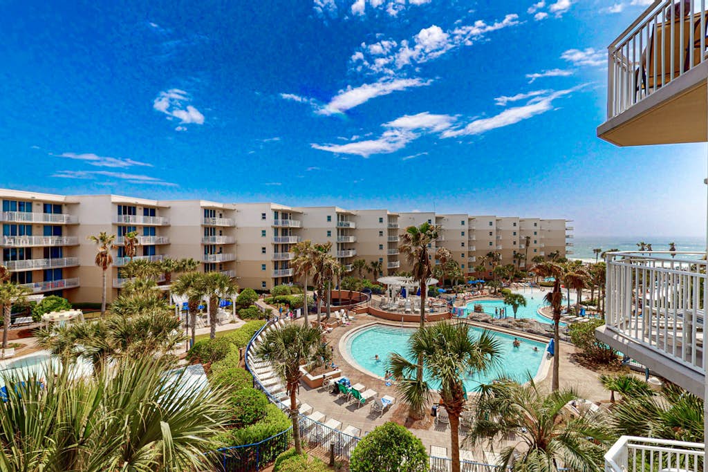 Warm, Welcoming Condo At Waterscape w/Children's Playground & Two Hot Tubs