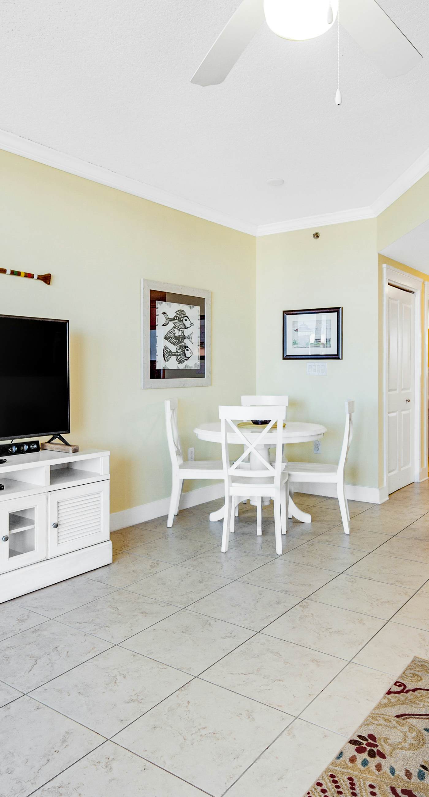 Spacious Top-Floor Condo At Waterscape 490 Feet Of Private Beach