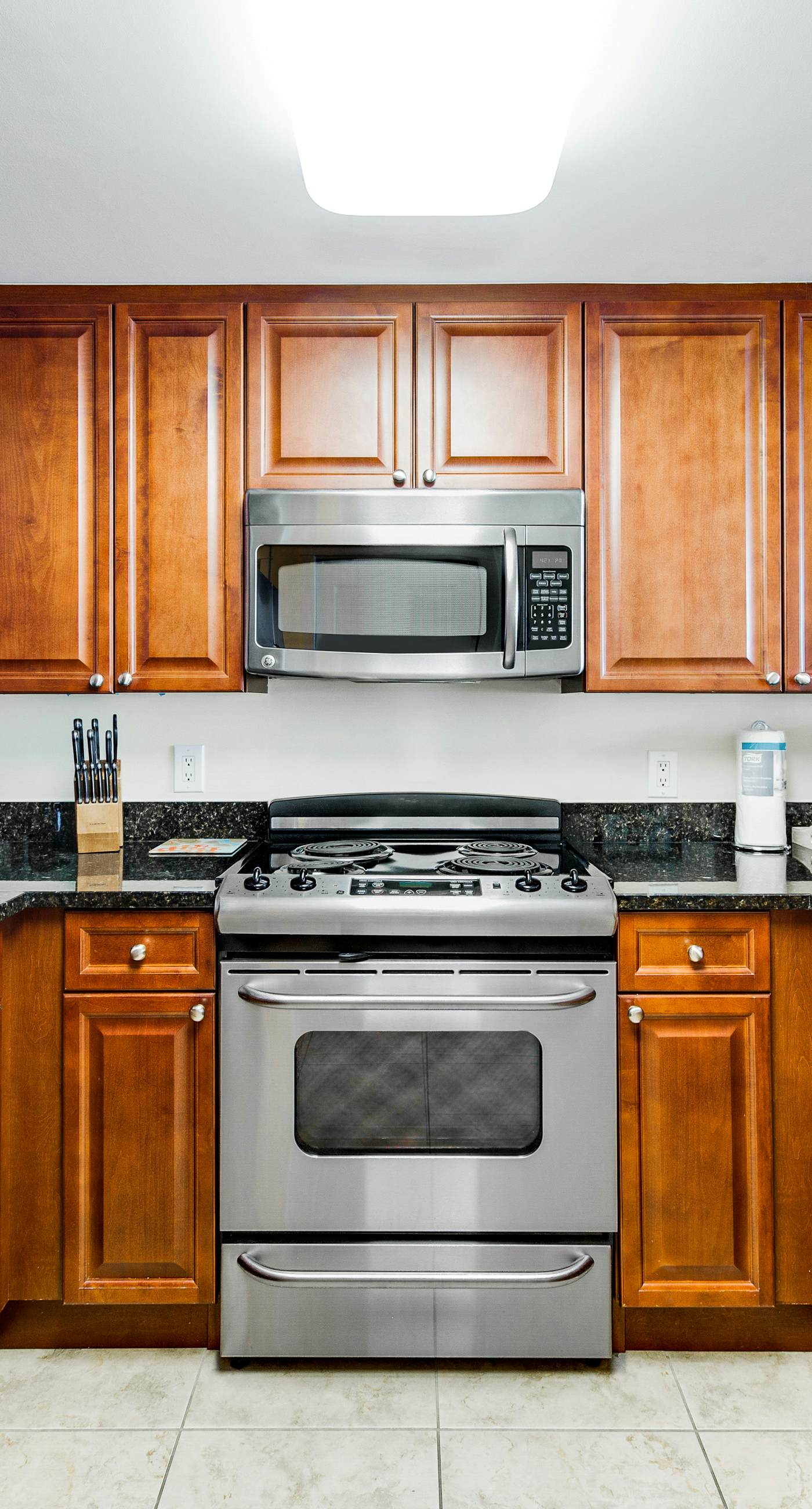 Spacious Top-Floor Condo At Waterscape 490 Feet Of Private Beach