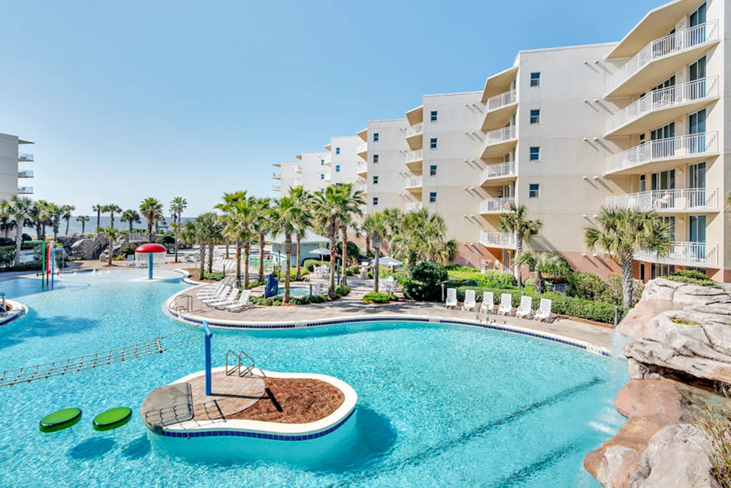 Bright, beachy condo At Waterscape w/children's playground, 2 hot tubs