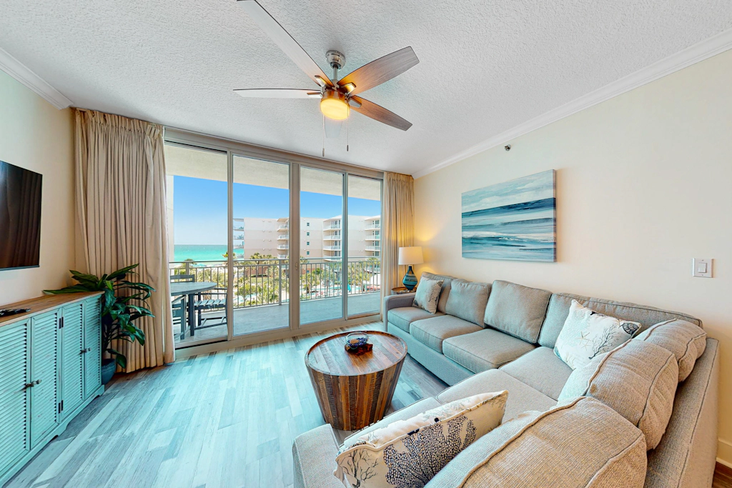 4th-floor remodeled condo with pool, hot tub, fitness room, balcony & lazy river