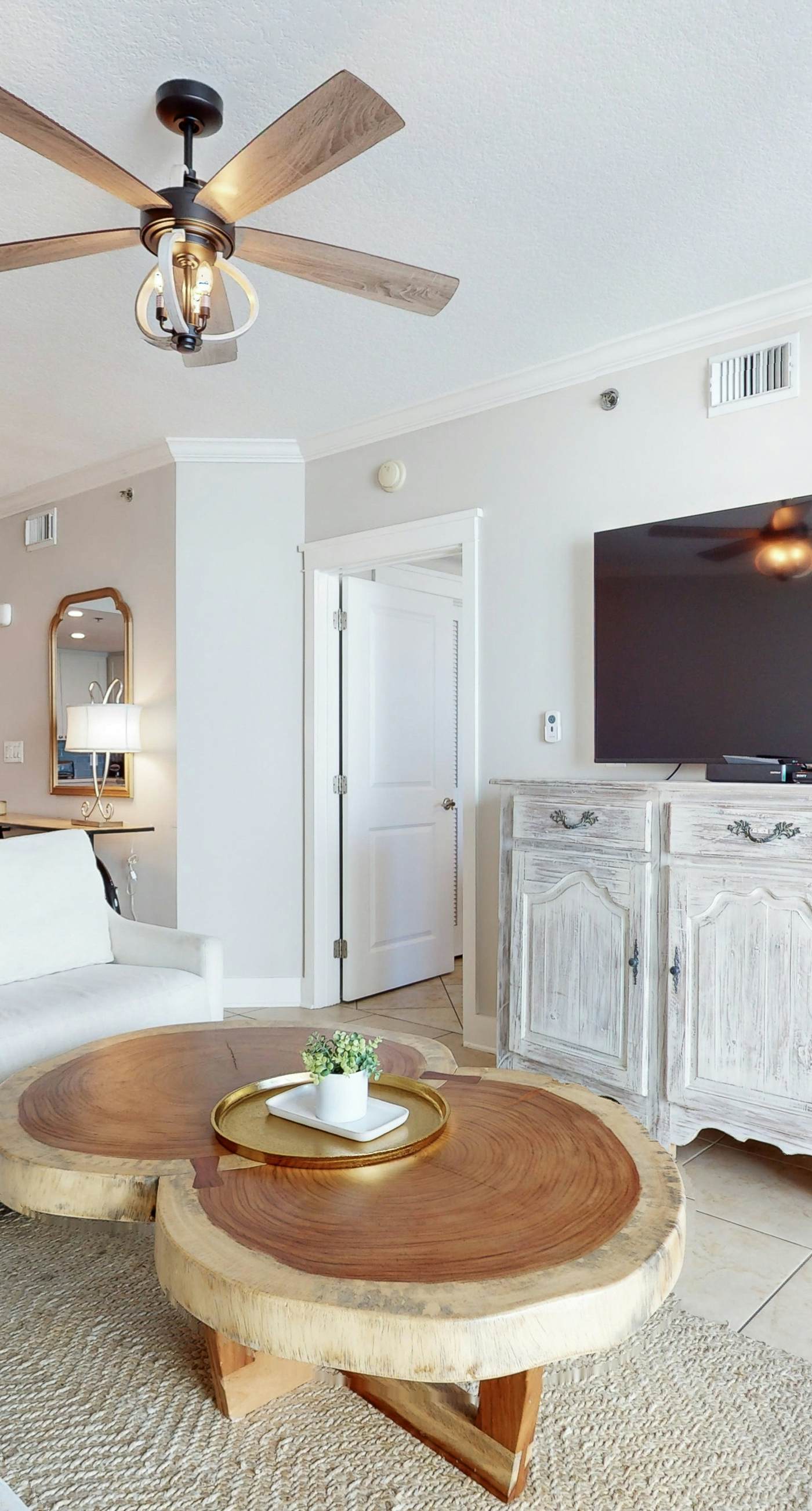 Inviting, Beach-Chic Condo On Okaloosa Island 490 Feet Of Private Beach