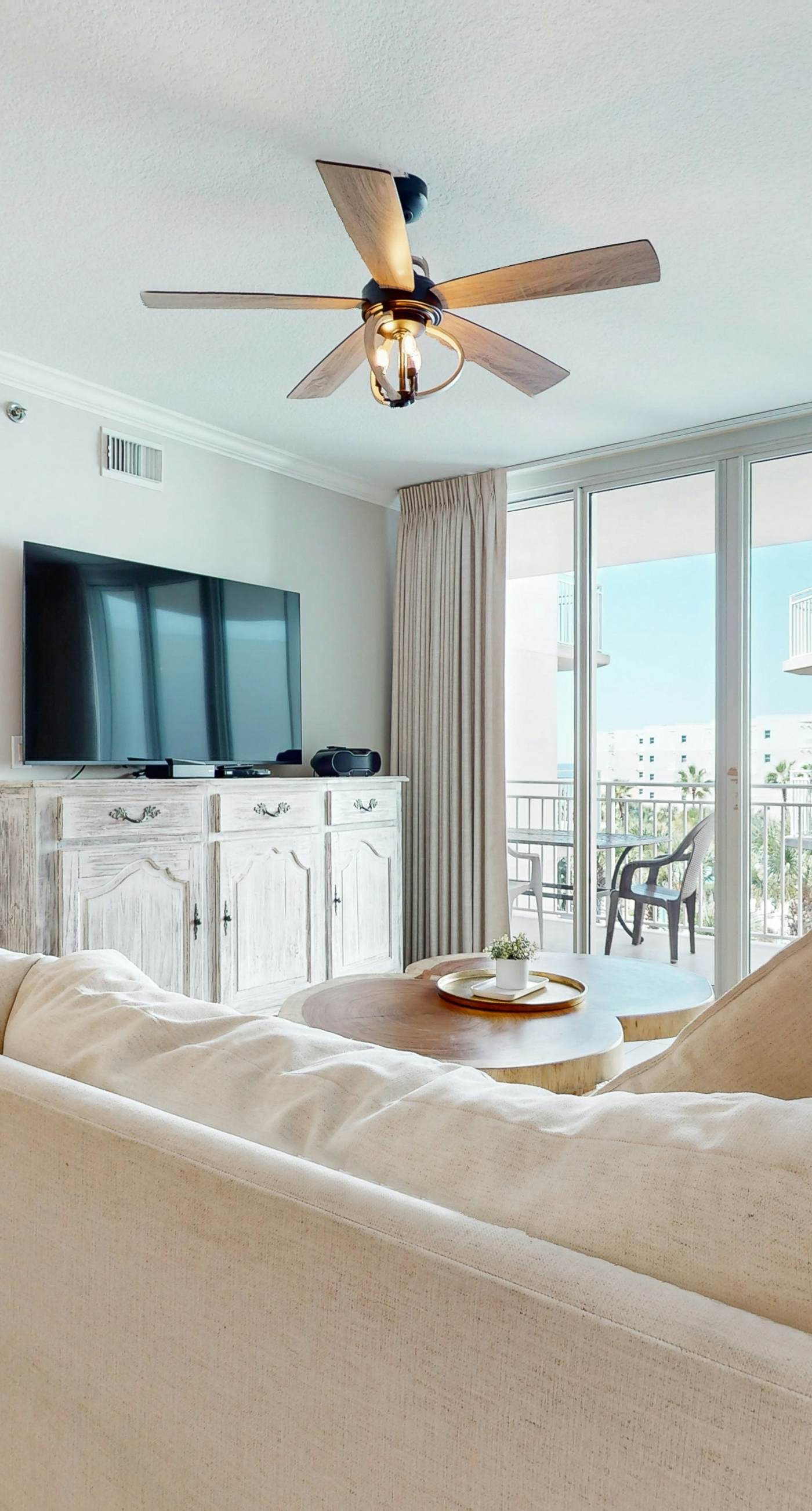 Inviting, Beach-Chic Condo On Okaloosa Island 490 Feet Of Private Beach