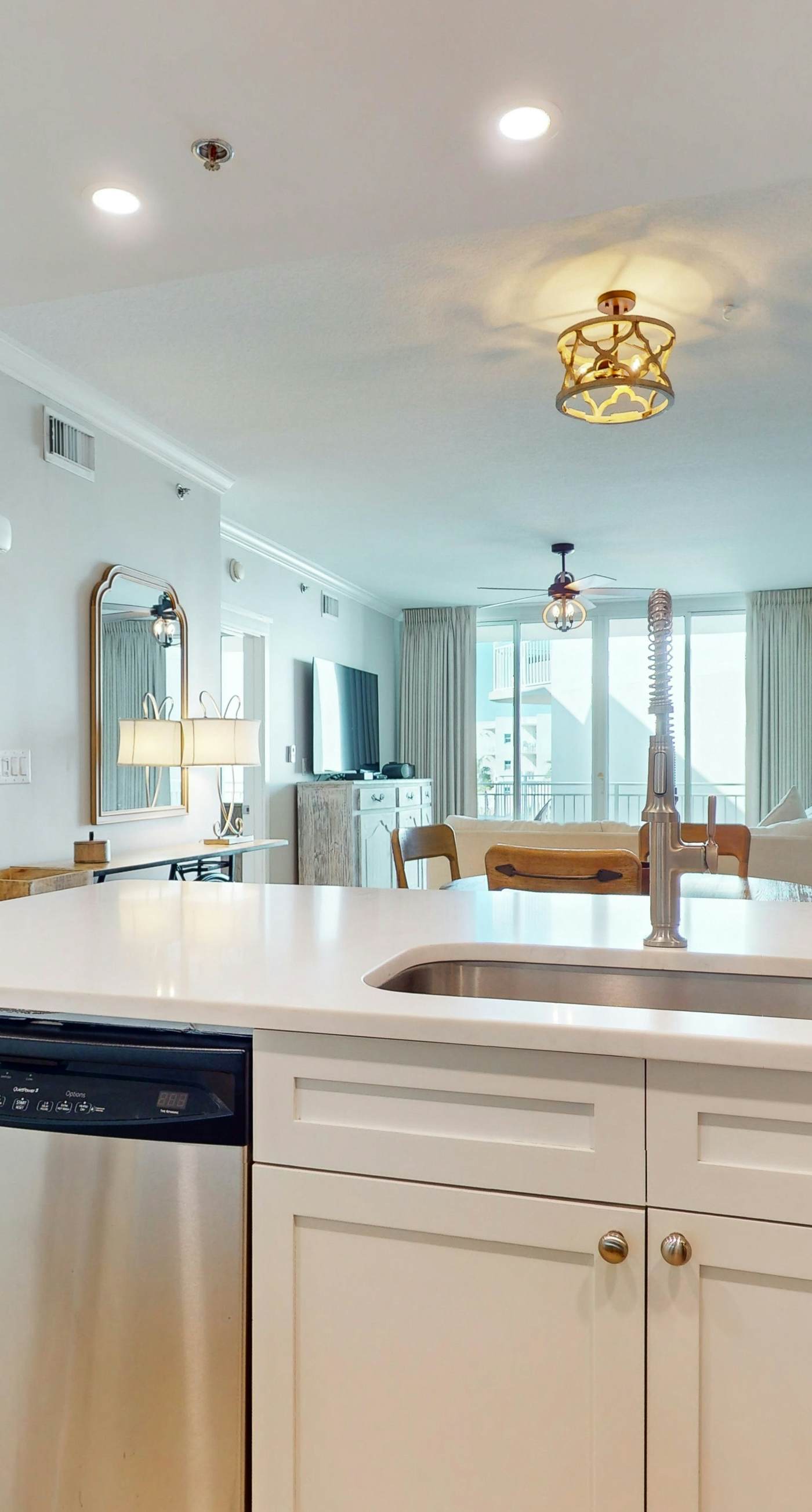 Inviting, Beach-Chic Condo On Okaloosa Island 490 Feet Of Private Beach