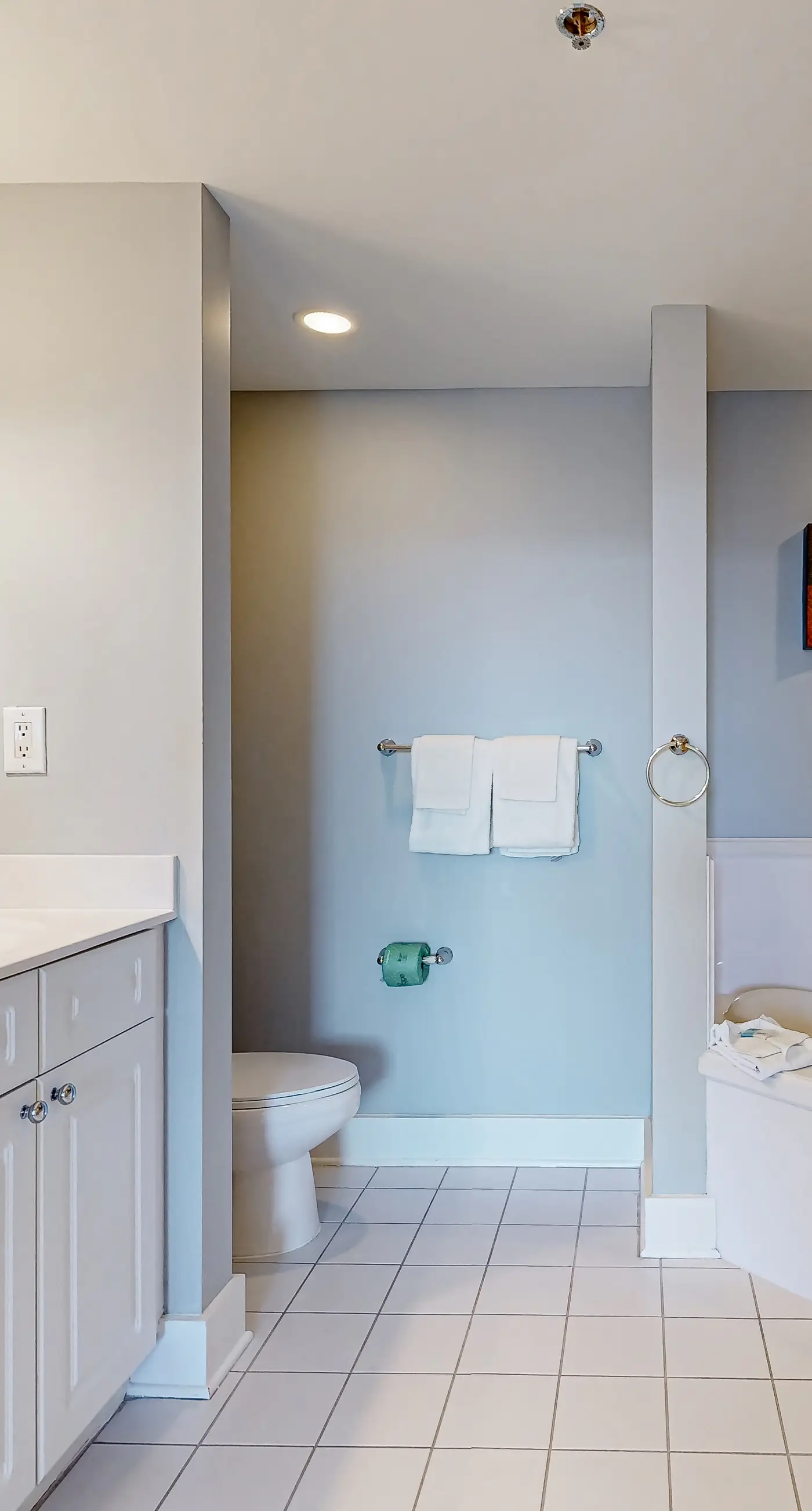 5th Floor Elegant, Spacious Condo At Waterscape Waterfall, Lazy River