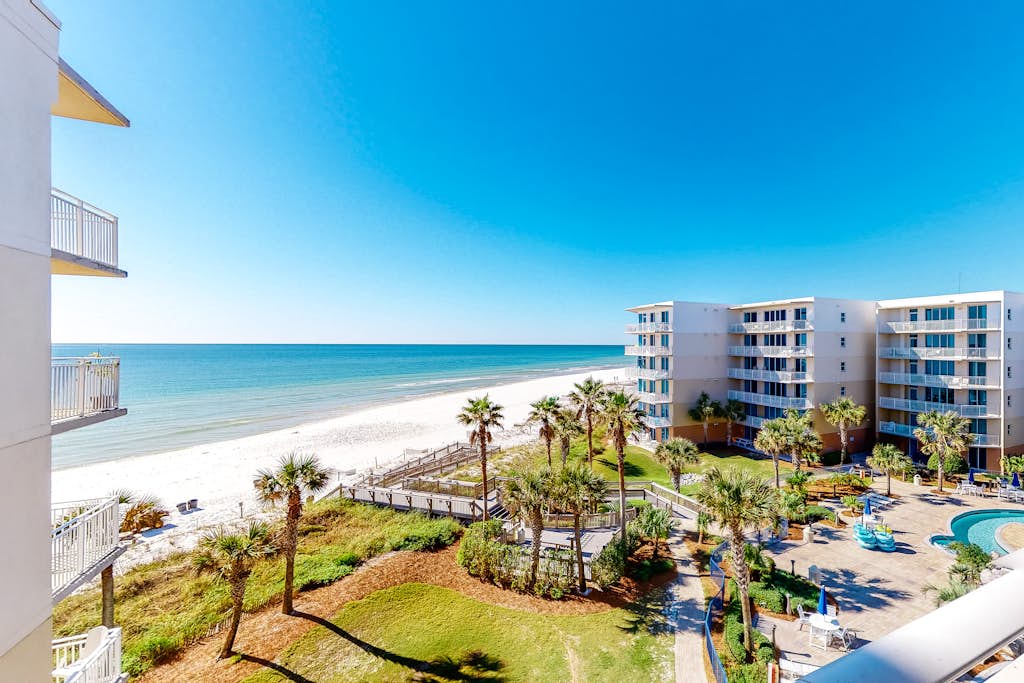 Gulf-Front Condo On Okaloosa Island Playground, 2 Hot Tubs