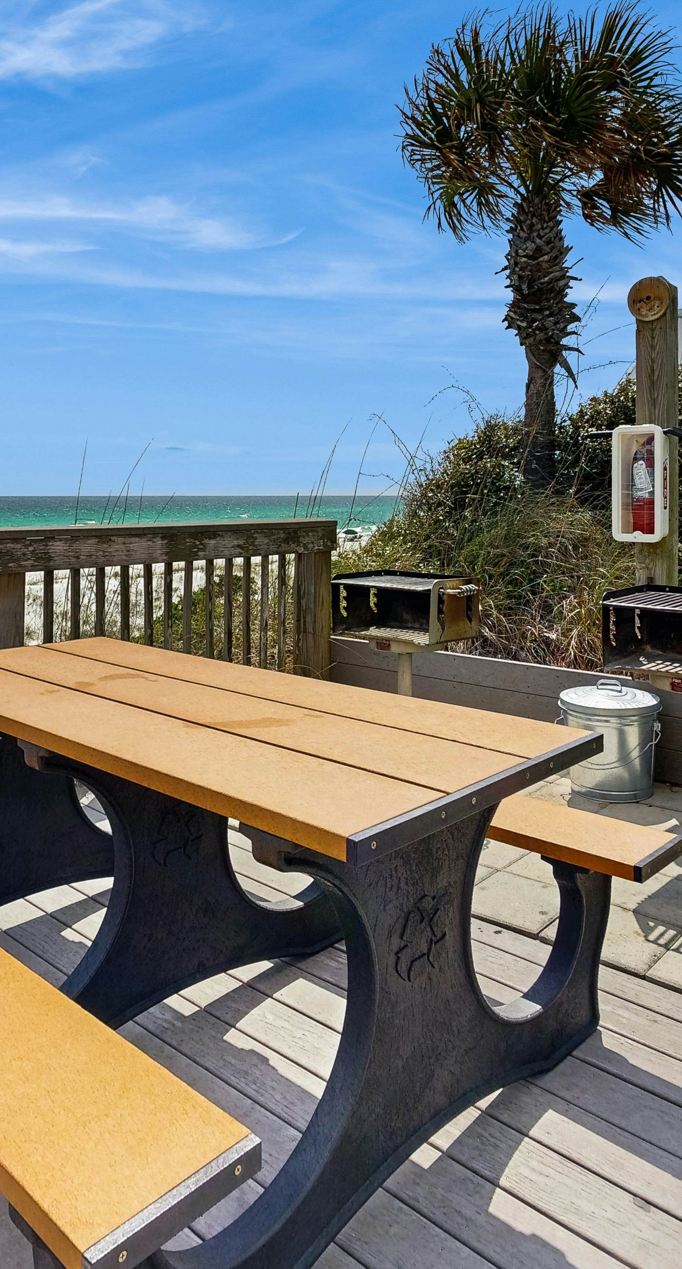 Charming Condo with Gulf View! Grill, Pools, Beach Access