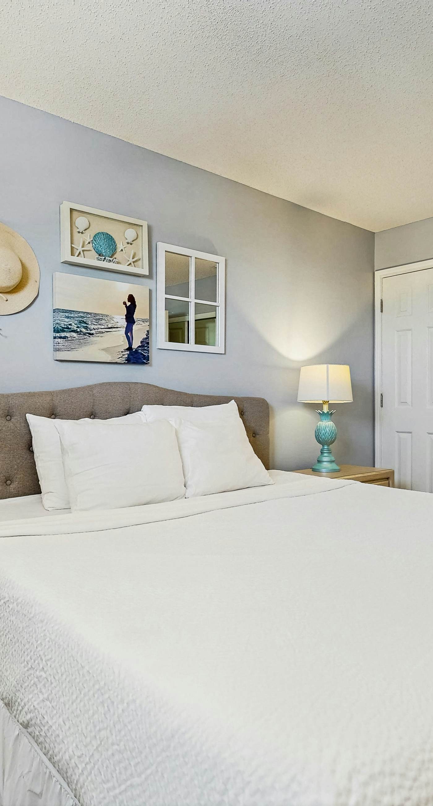 Charming Condo with Gulf View! Grill, Pools, Beach Access