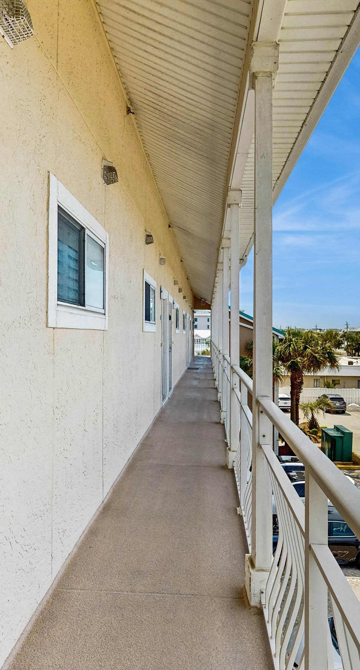 Charming Condo with Gulf View! Grill, Pools, Beach Access