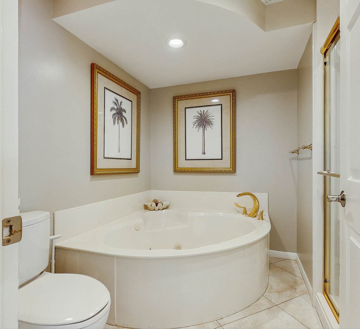 Open-concept beachfront home with balcony, lagoon pool ...