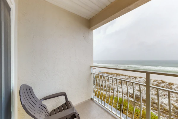 Oceanfront Condo with AC, WiFi, Shared Pool, & Seasonal Beach Service Rentals