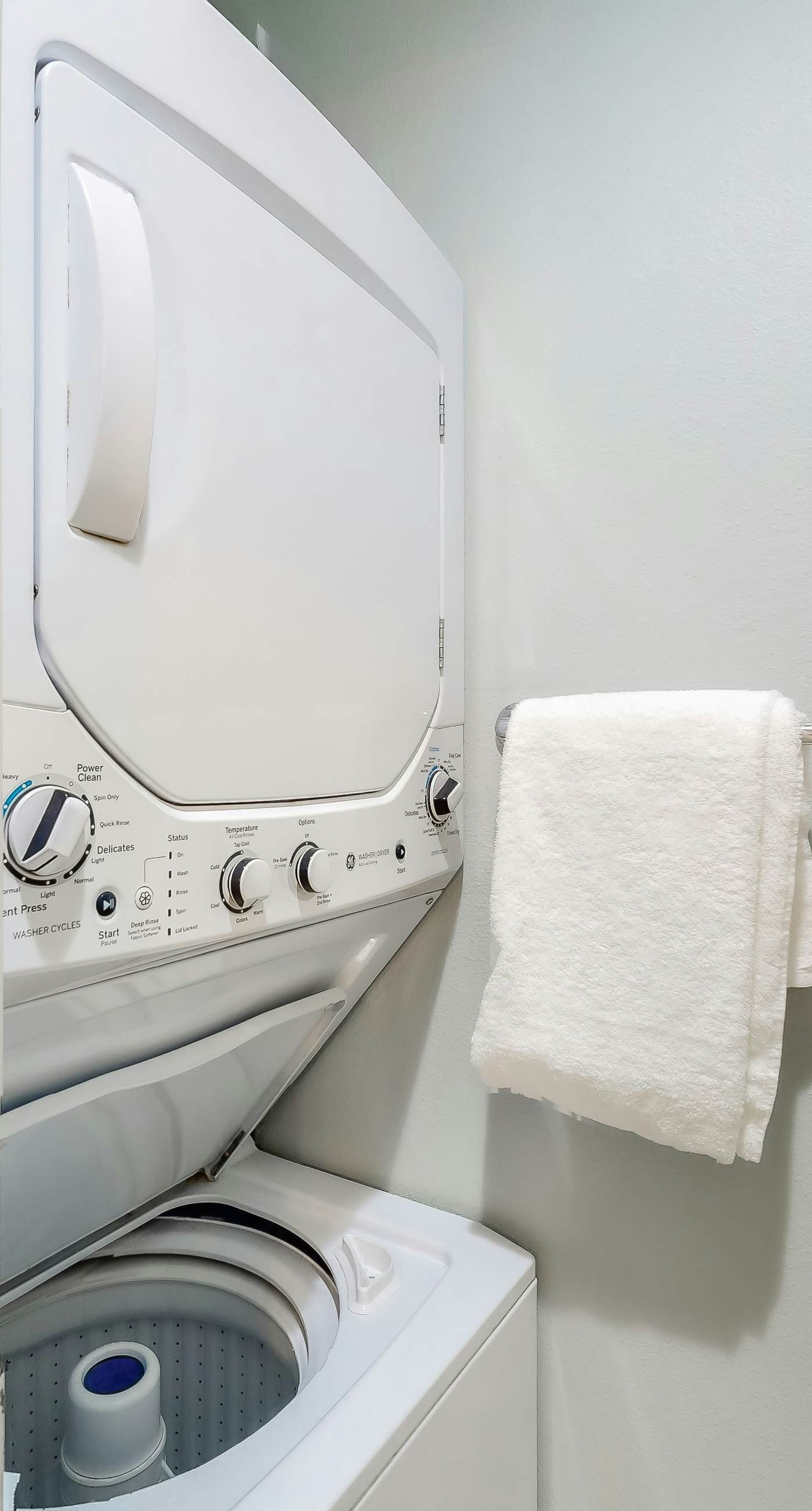 Oceanfront Condo with AC, WiFi, Shared Pool, & Seasonal Beach Service Rentals