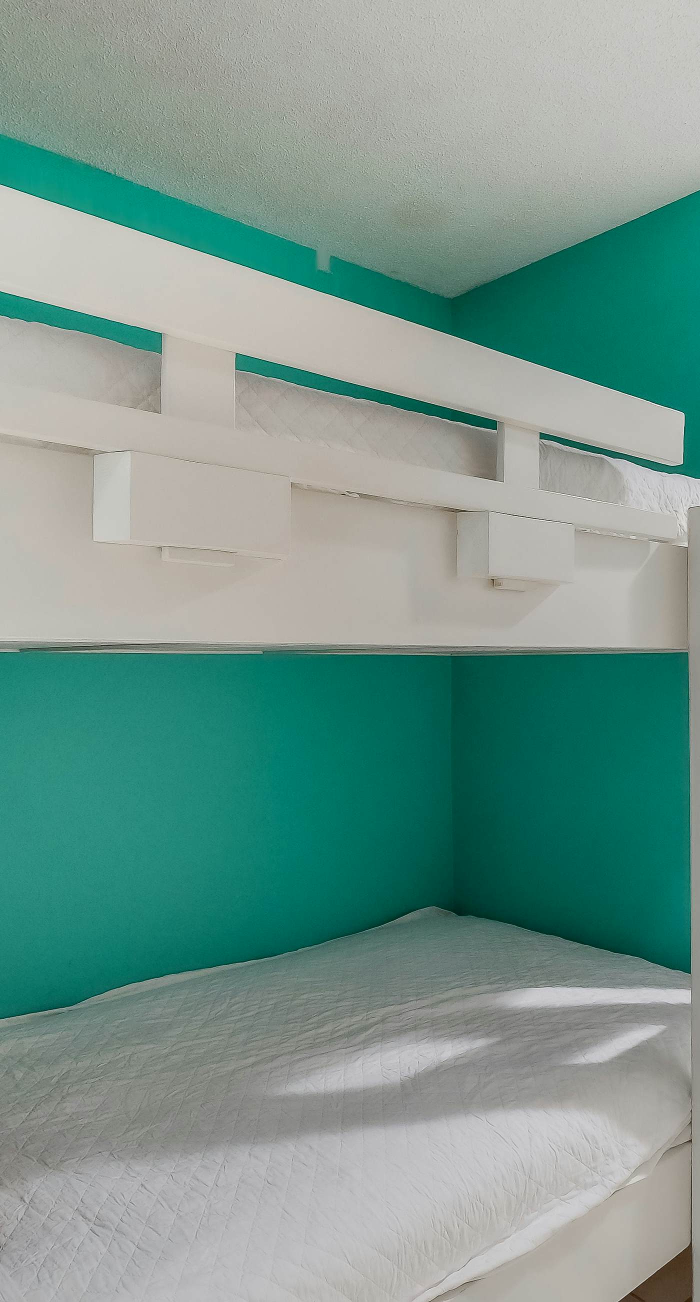 Oceanfront Condo with AC, WiFi, Shared Pool, & Seasonal Beach Service Rentals