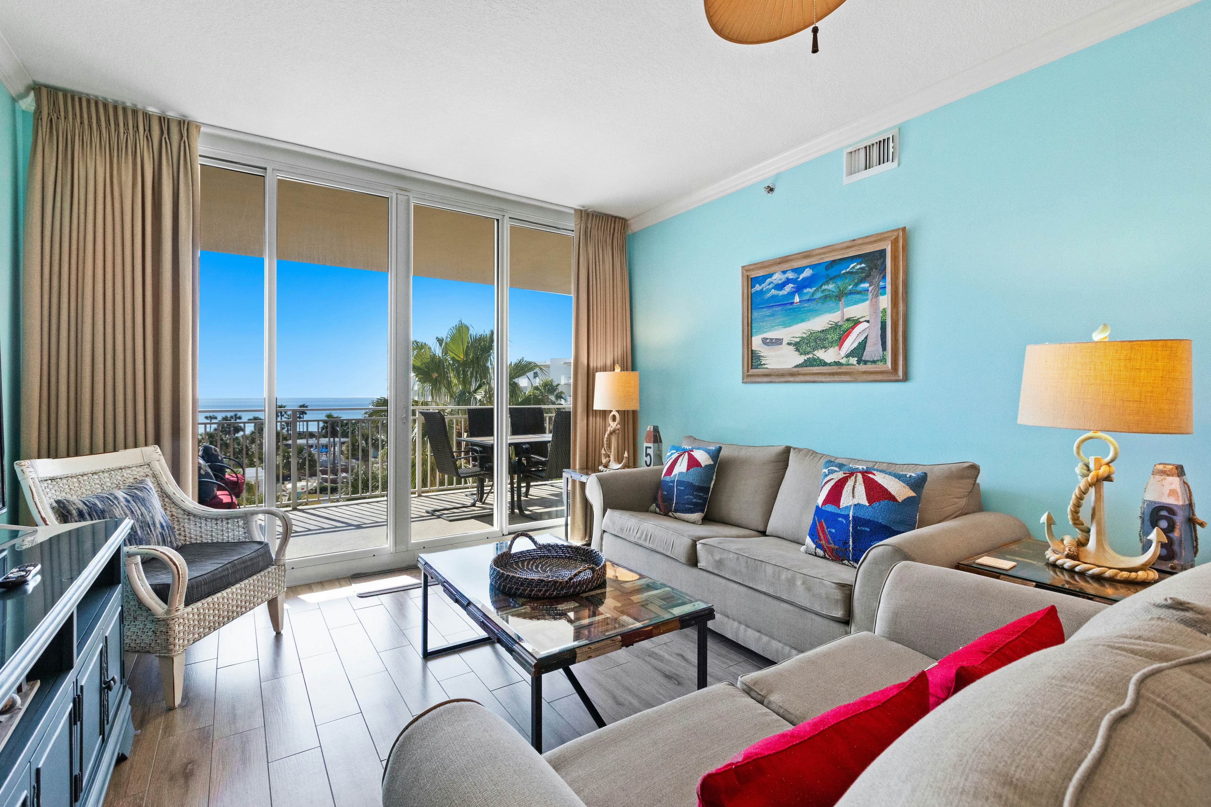 Fifth Floor Condo with Gulf Views, Shared Pool and Hot Tub, and High-Speed WiFi