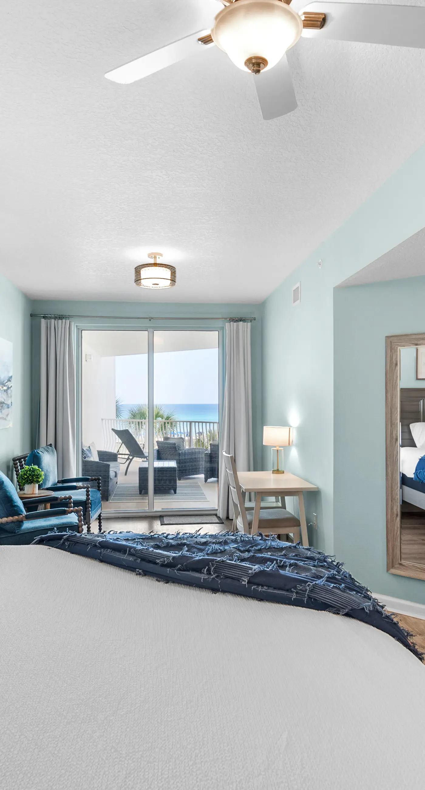 Lovely waterfront condo with balcony, pool, hot tub & pickleball