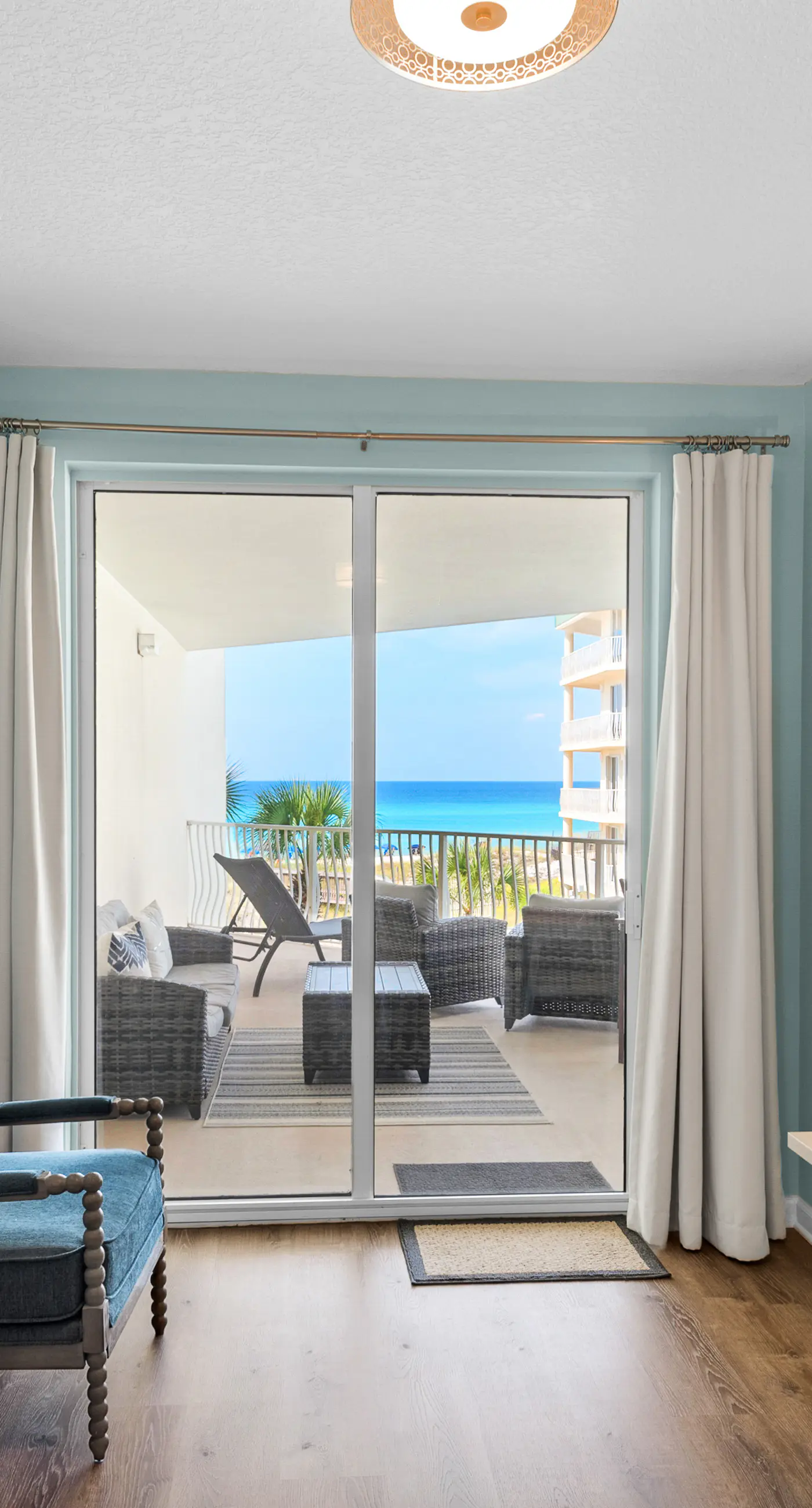 Lovely waterfront condo with balcony, pool, hot tub & pickleball