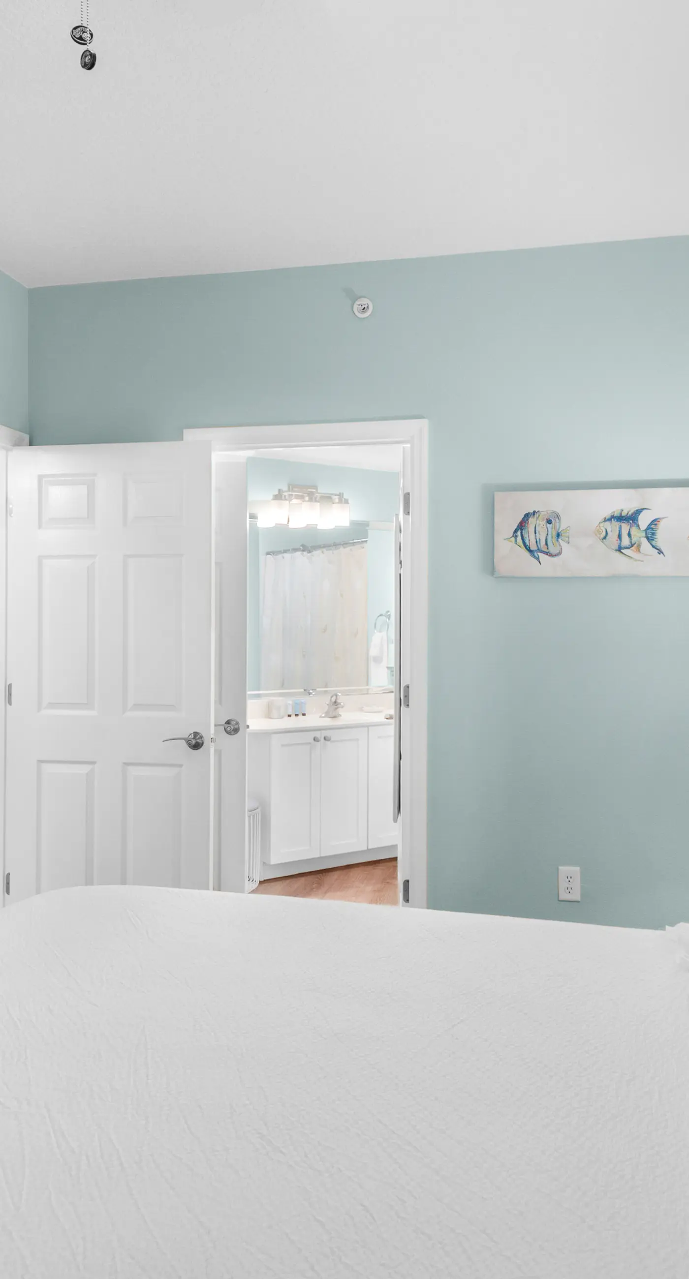 Lovely waterfront condo with balcony, pool, hot tub & pickleball