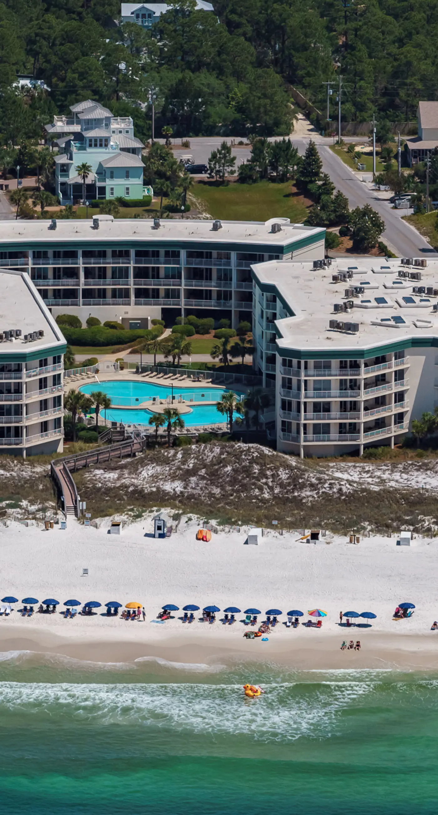 Lovely waterfront condo with balcony, pool, hot tub & pickleball