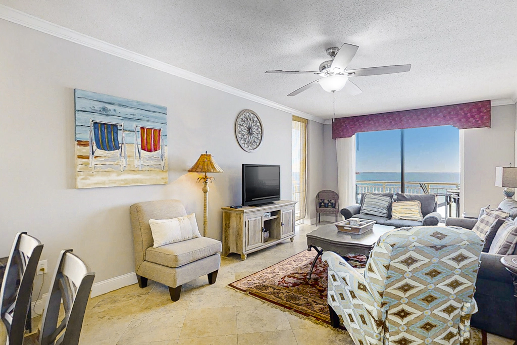 Fifth-Floor, Gulf-Front Condo w/ Balcony, Beach Access & Shared Pools/Hot Tub