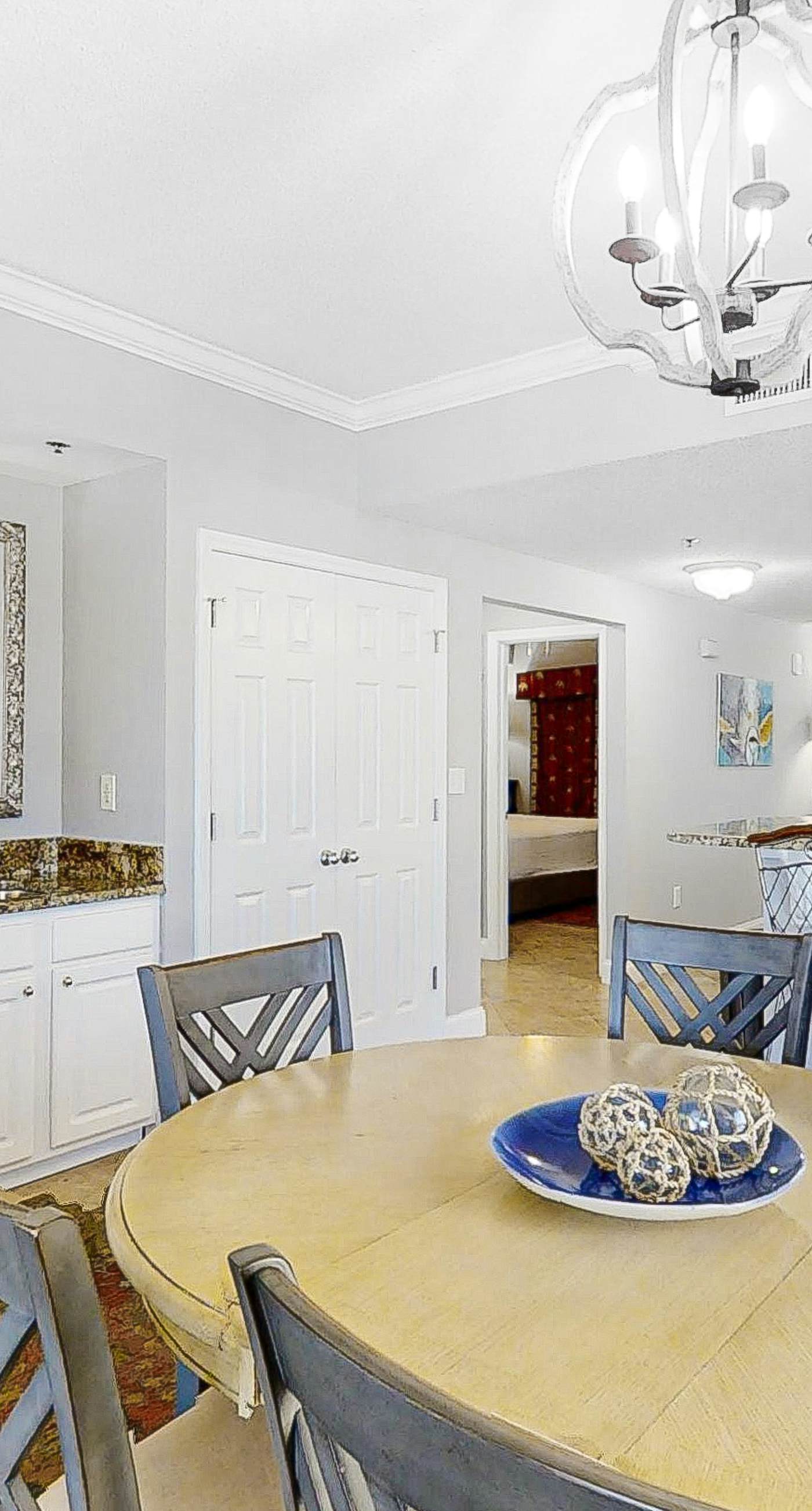 Fifth-Floor, Gulf-Front Condo w/ Balcony, Beach Access & Shared Pools/Hot Tub