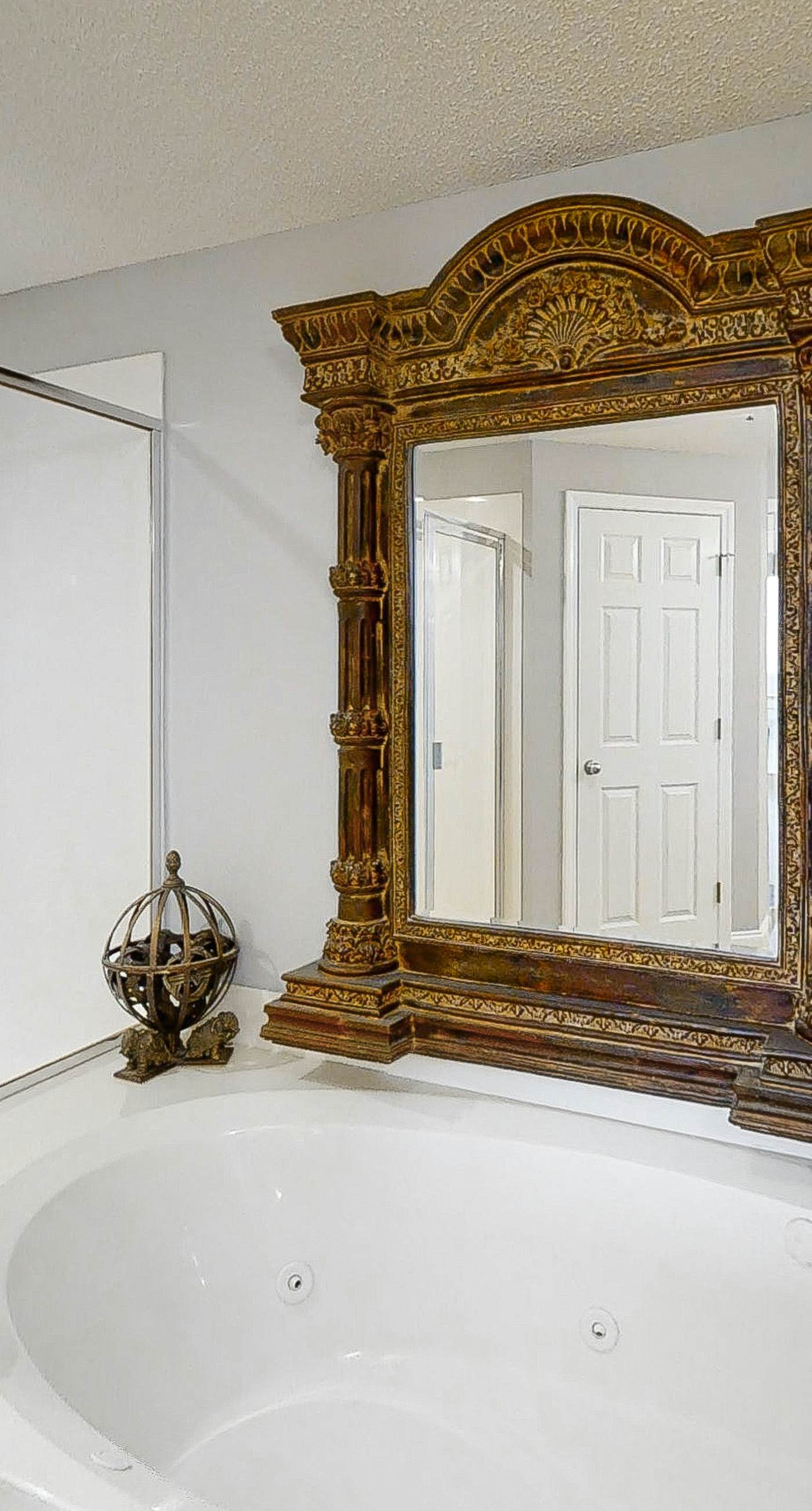 Fifth-Floor, Gulf-Front Condo w/ Balcony, Beach Access & Shared Pools/Hot Tub