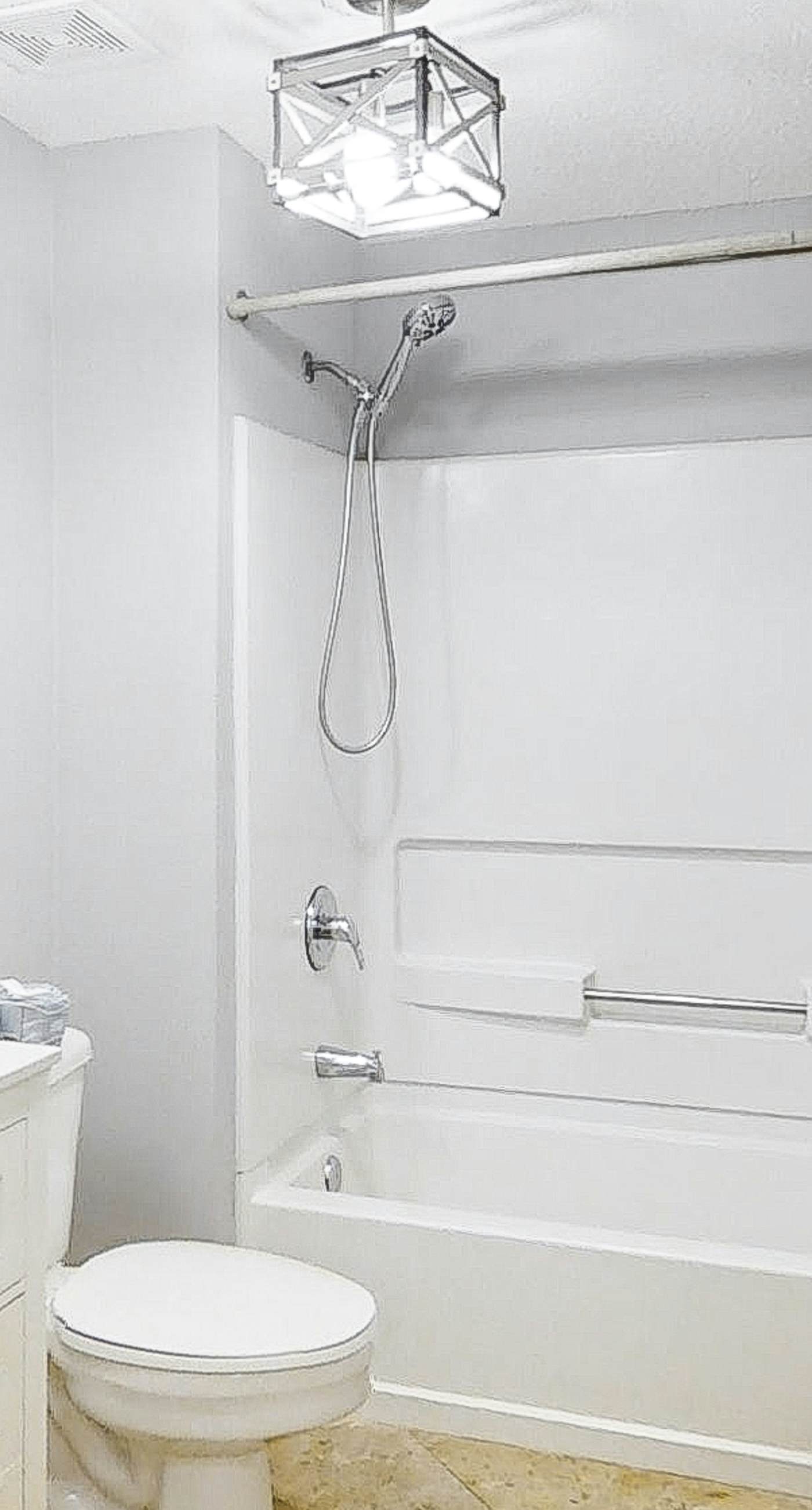 Fifth-Floor, Gulf-Front Condo w/ Balcony, Beach Access & Shared Pools/Hot Tub