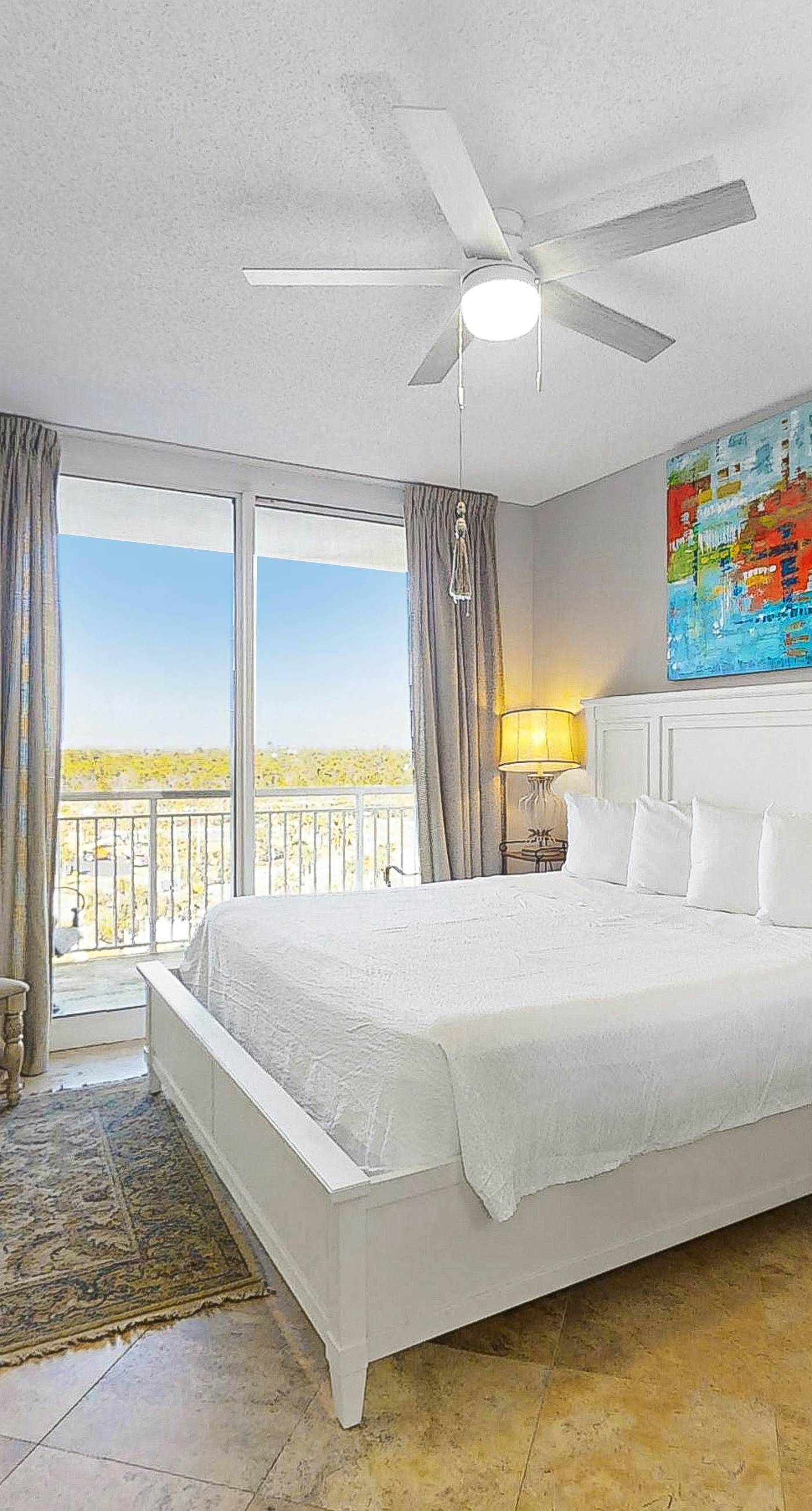 Fifth-Floor, Gulf-Front Condo w/ Balcony, Beach Access & Shared Pools/Hot Tub