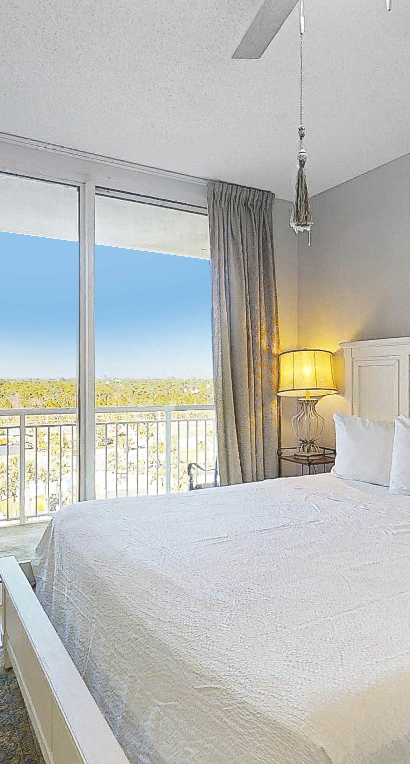 Fifth-Floor, Gulf-Front Condo w/ Balcony, Beach Access & Shared Pools/Hot Tub