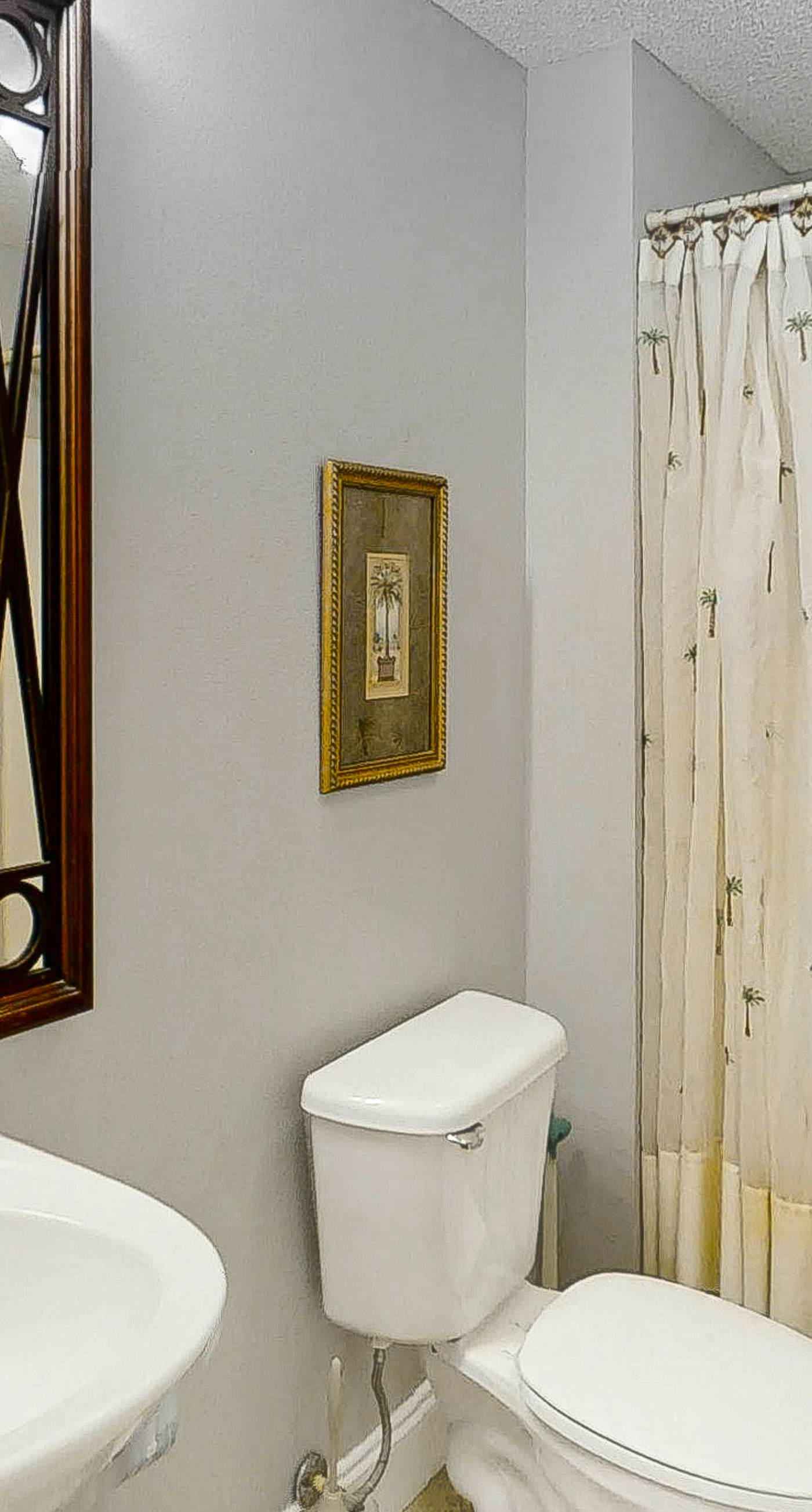 Fifth-Floor, Gulf-Front Condo w/ Balcony, Beach Access & Shared Pools/Hot Tub