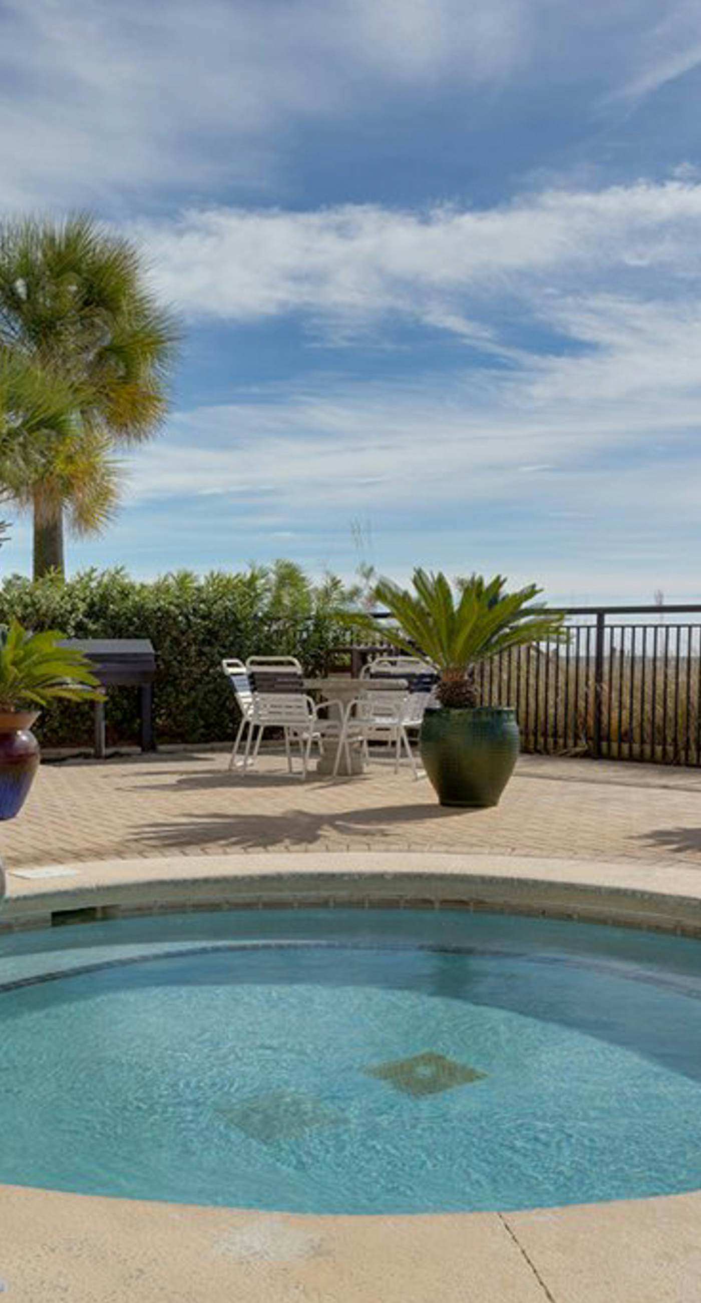 Fifth-Floor, Gulf-Front Condo w/ Balcony, Beach Access & Shared Pools/Hot Tub
