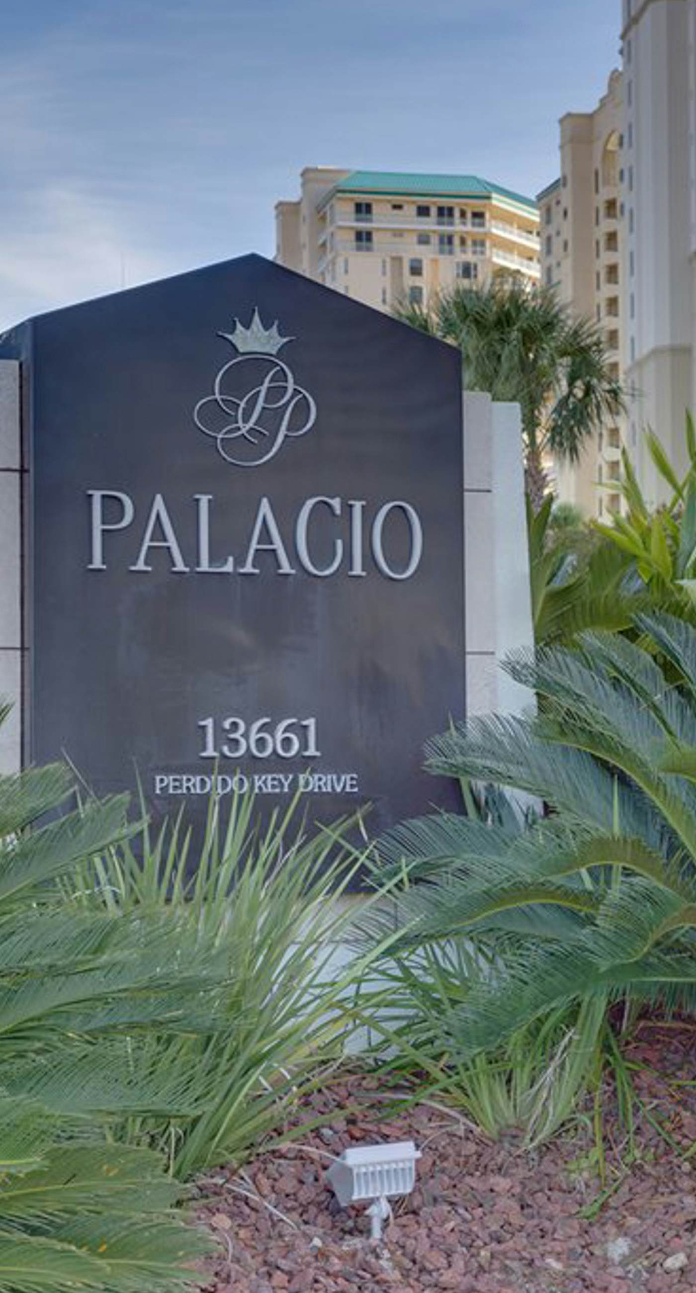 Fifth-Floor, Gulf-Front Condo w/ Balcony, Beach Access & Shared Pools/Hot Tub