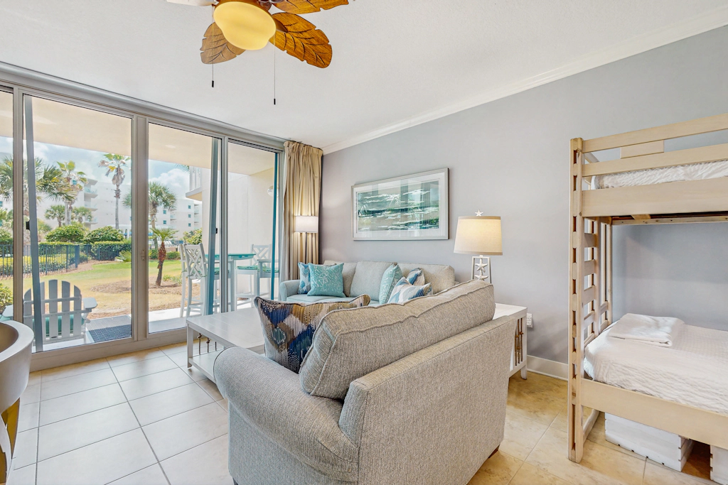 1st Floor Elegant Ground-Floor Condo At Waterscape Playground, 2 Hot Tubs