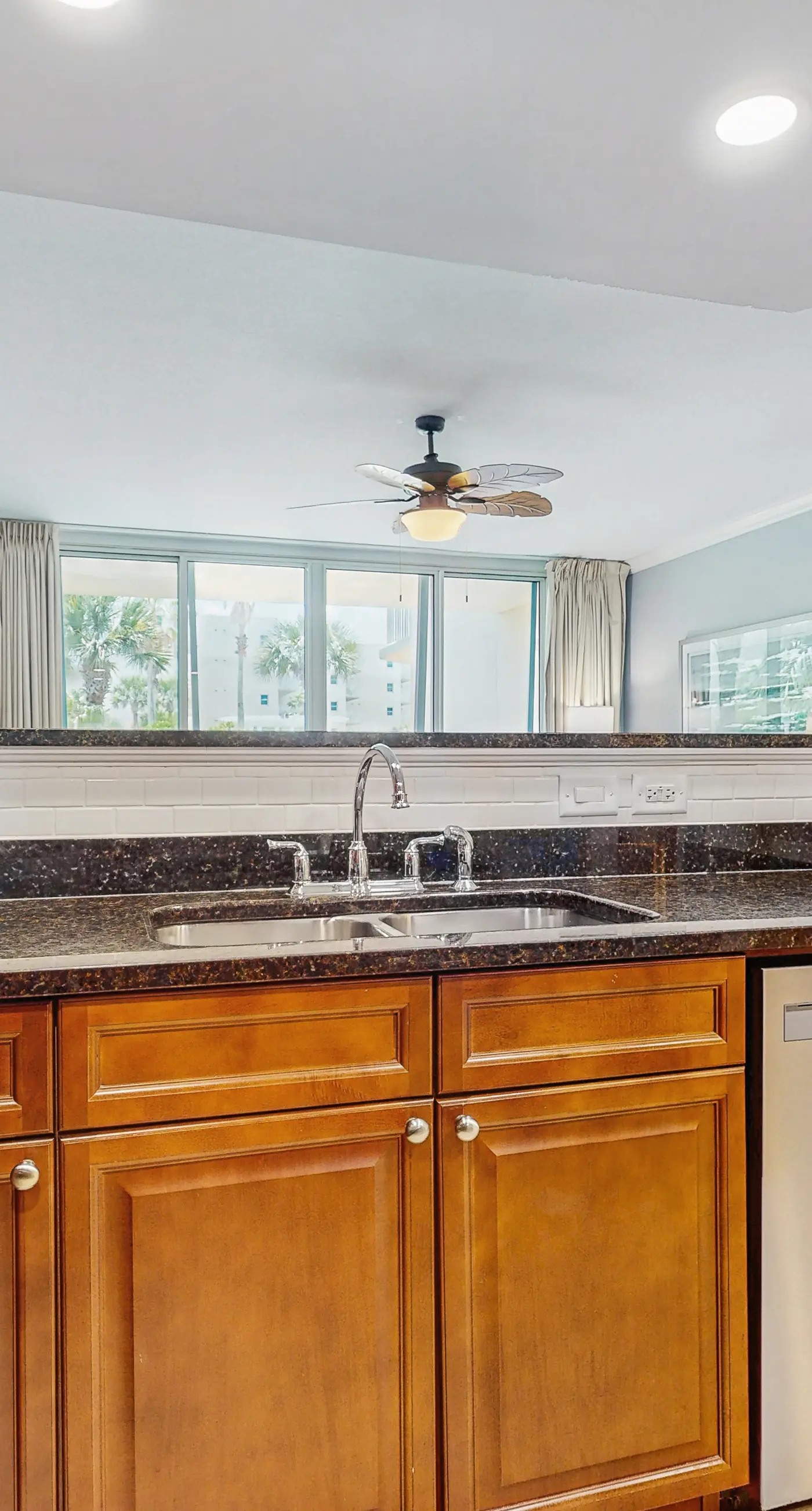 1st Floor Elegant Ground-Floor Condo At Waterscape Playground, 2 Hot Tubs