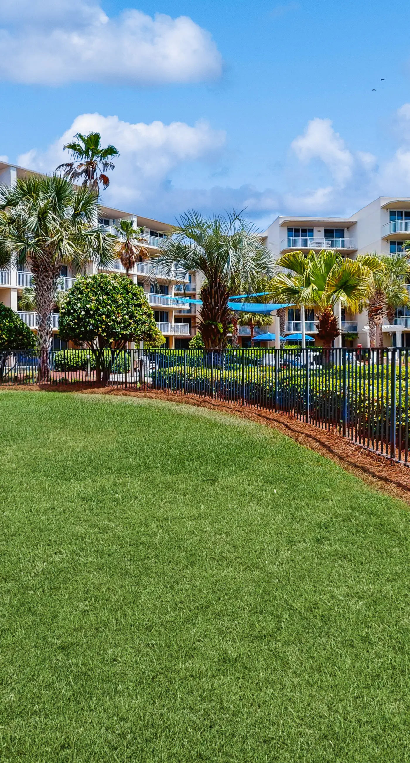 1st Floor Elegant Ground-Floor Condo At Waterscape Playground, 2 Hot Tubs