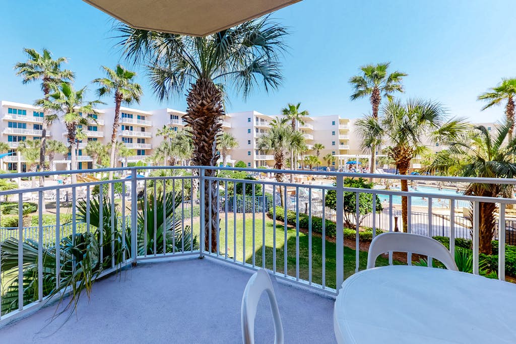 2nd Floor Beautiful, Spacious Condo At Waterscape Waterfall, Lazy River