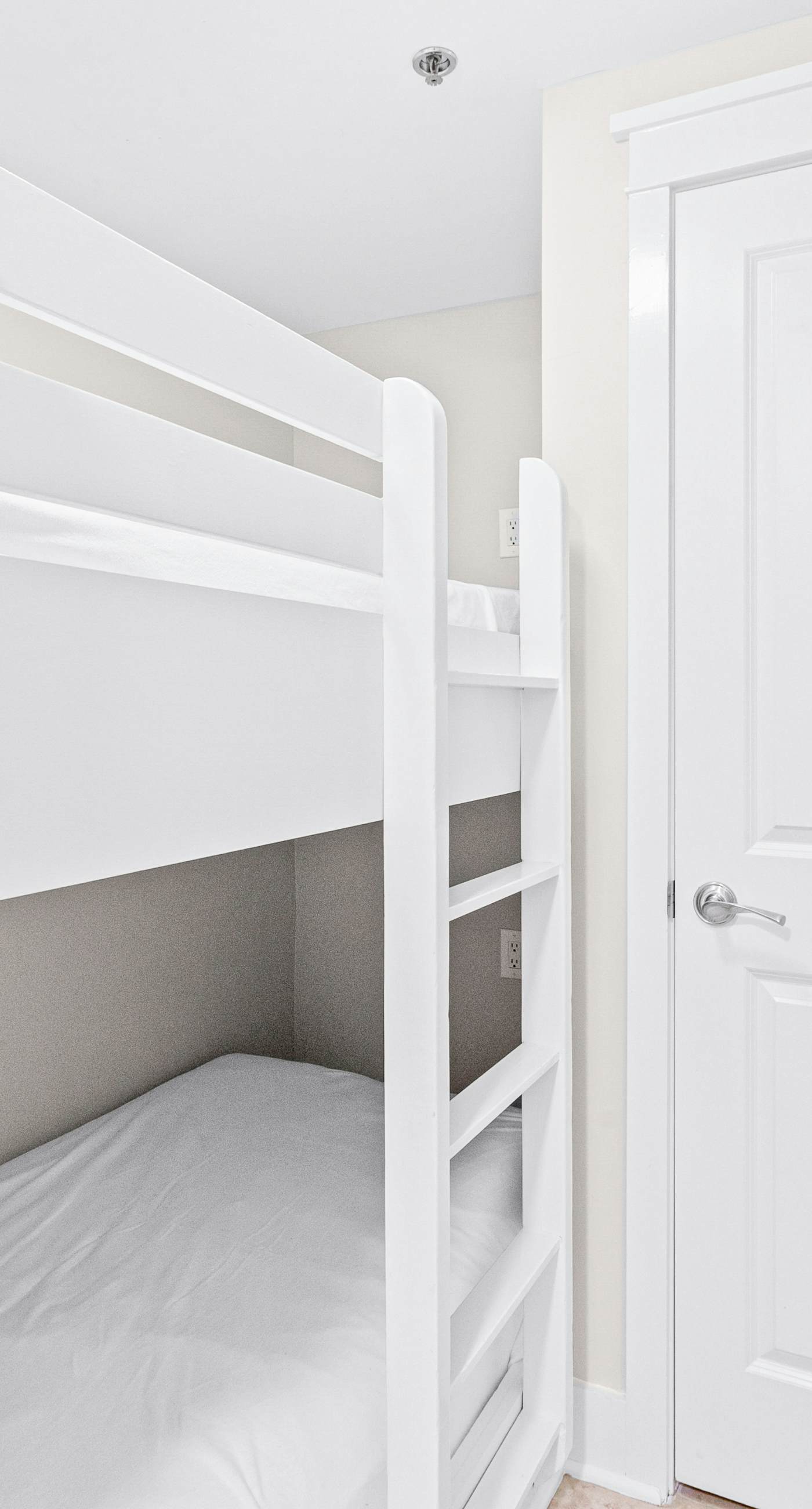 Picturesque Condo At Waterscape Expansive Balcony Waterfall, Lazy River