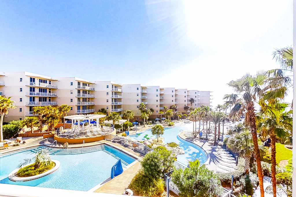 Elegant Condo On Okaloosa Island w/Private Beach, and Shared Hot Tub & Pool
