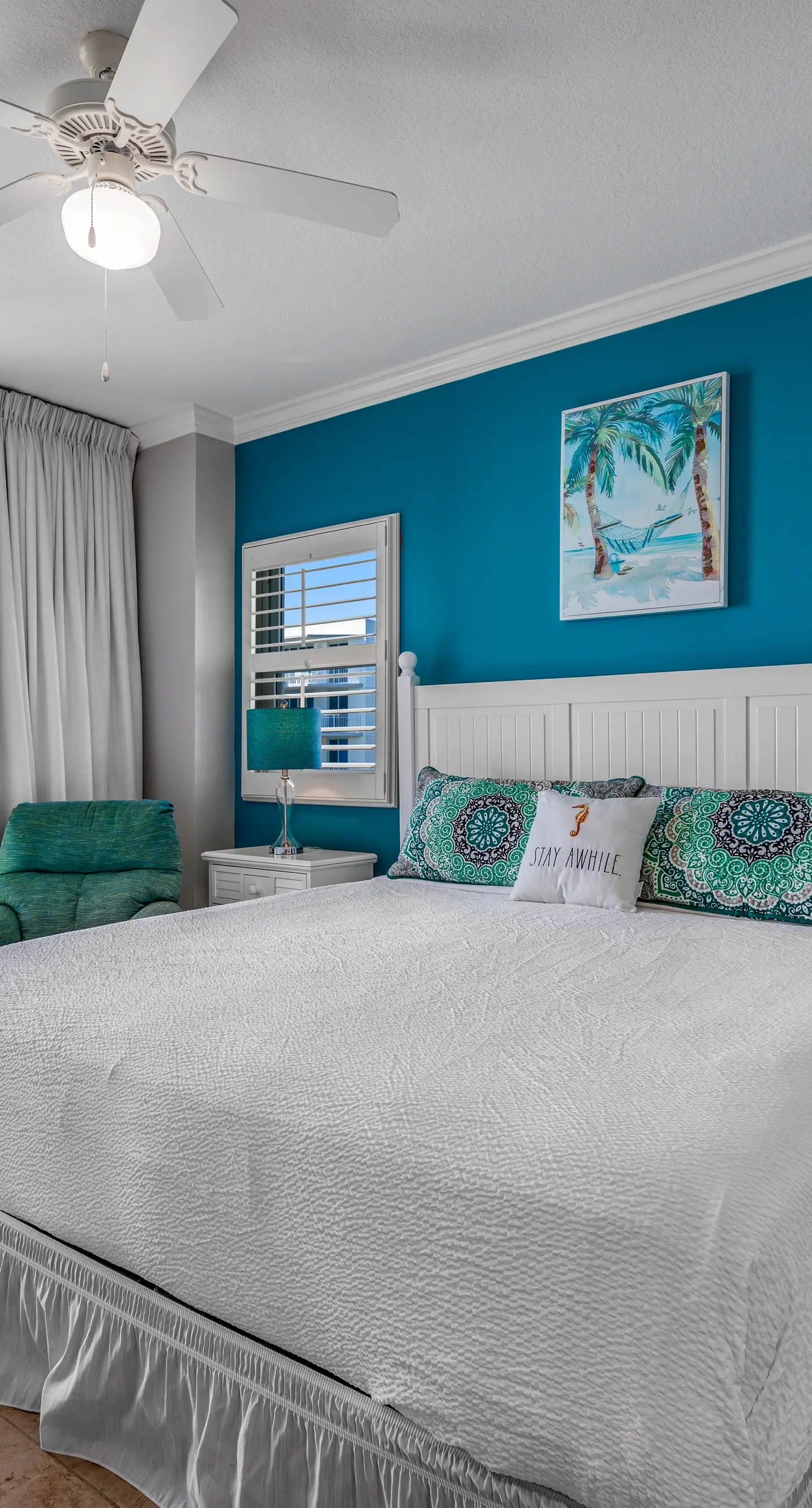 Elegant oceanfront condo with Gulf views, central AC, and shared pool & hot tub