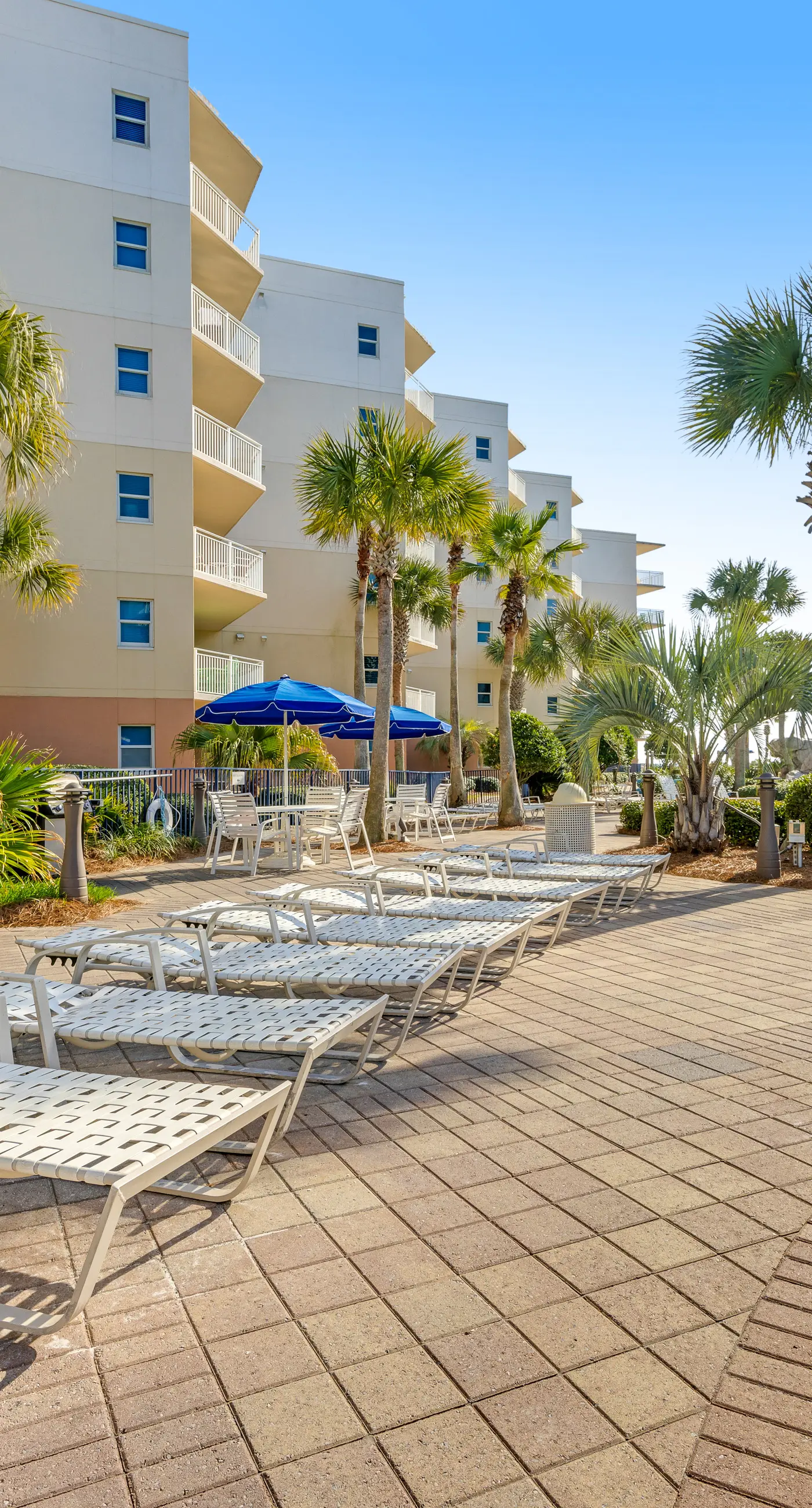 Elegant oceanfront condo with Gulf views, central AC, and shared pool & hot tub