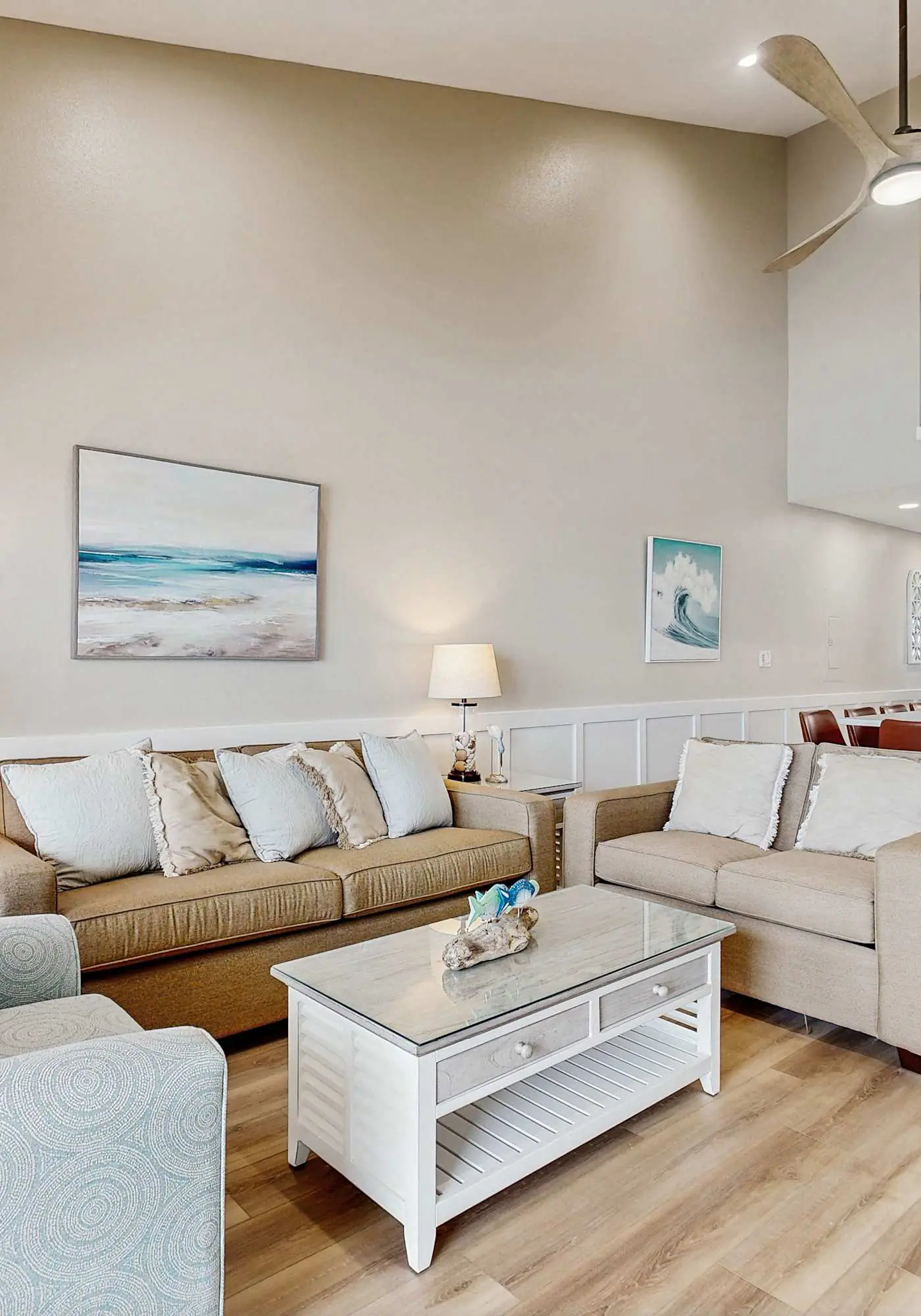 Wonderful Gulf-front condo with pool & beach boardwalk in the heart of Destin