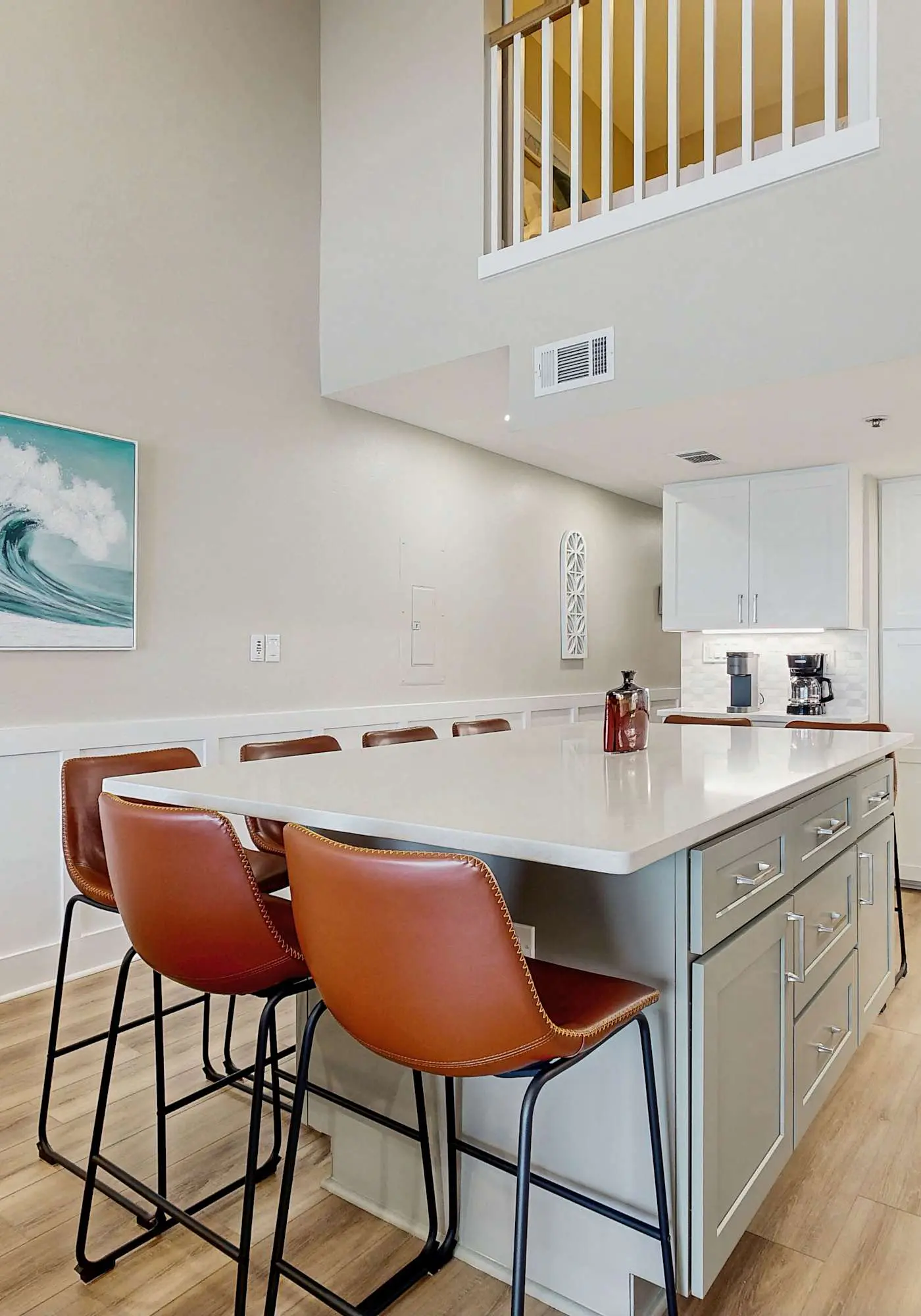 Wonderful Gulf-front condo with pool & beach boardwalk in the heart of Destin