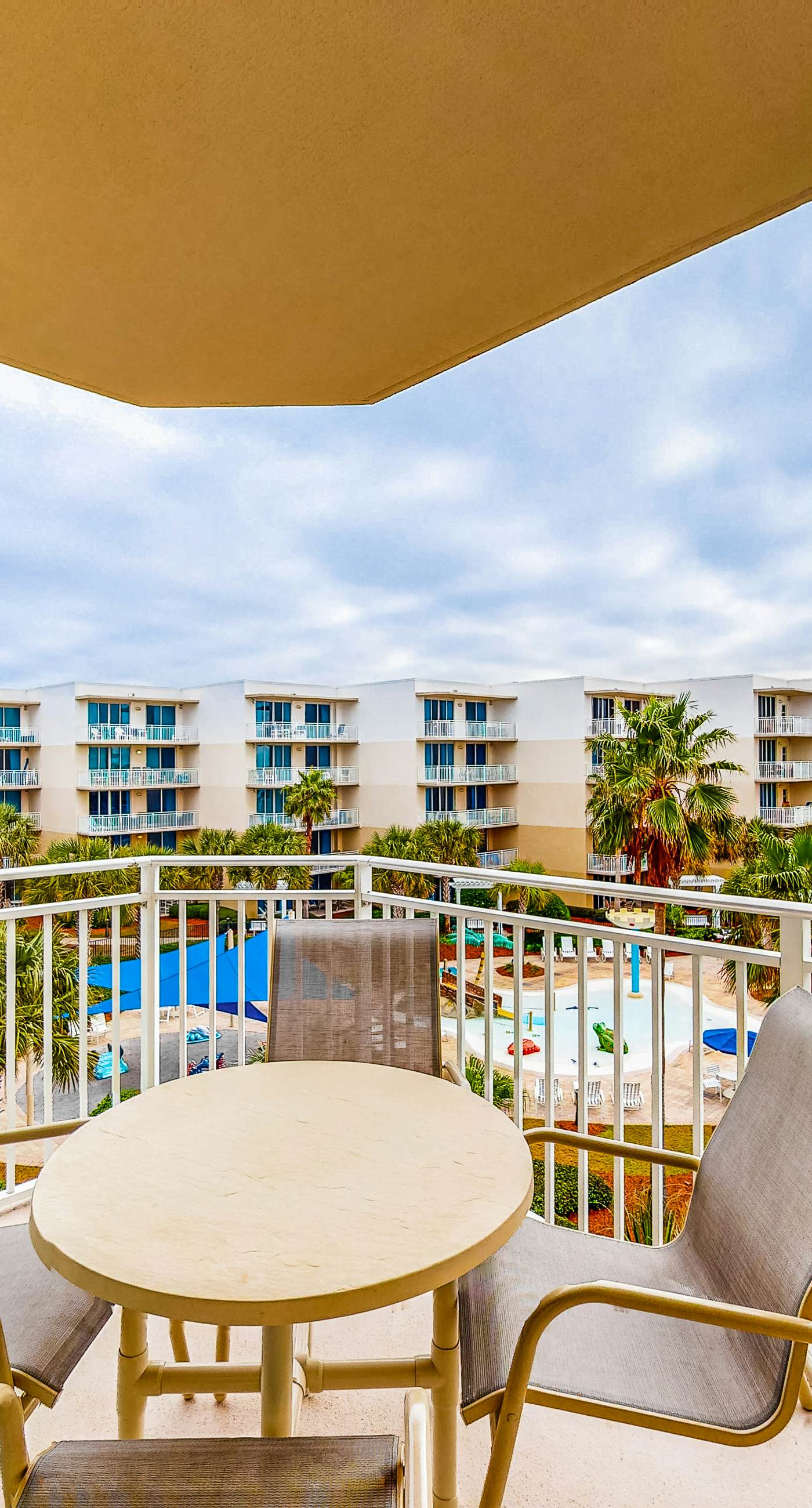 5th Floor Lovely Spacious Condo At Waterscape Waterfall, Lazy River