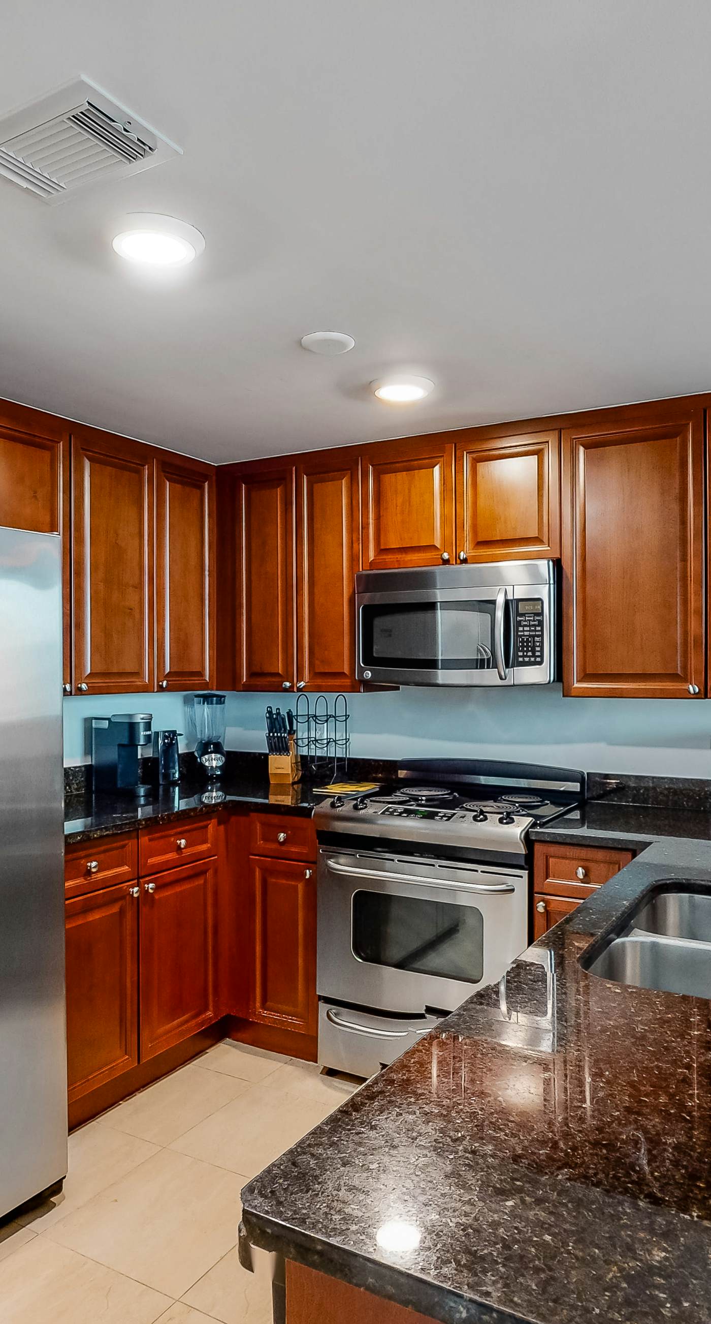 5th Floor Lovely Spacious Condo At Waterscape Waterfall, Lazy River