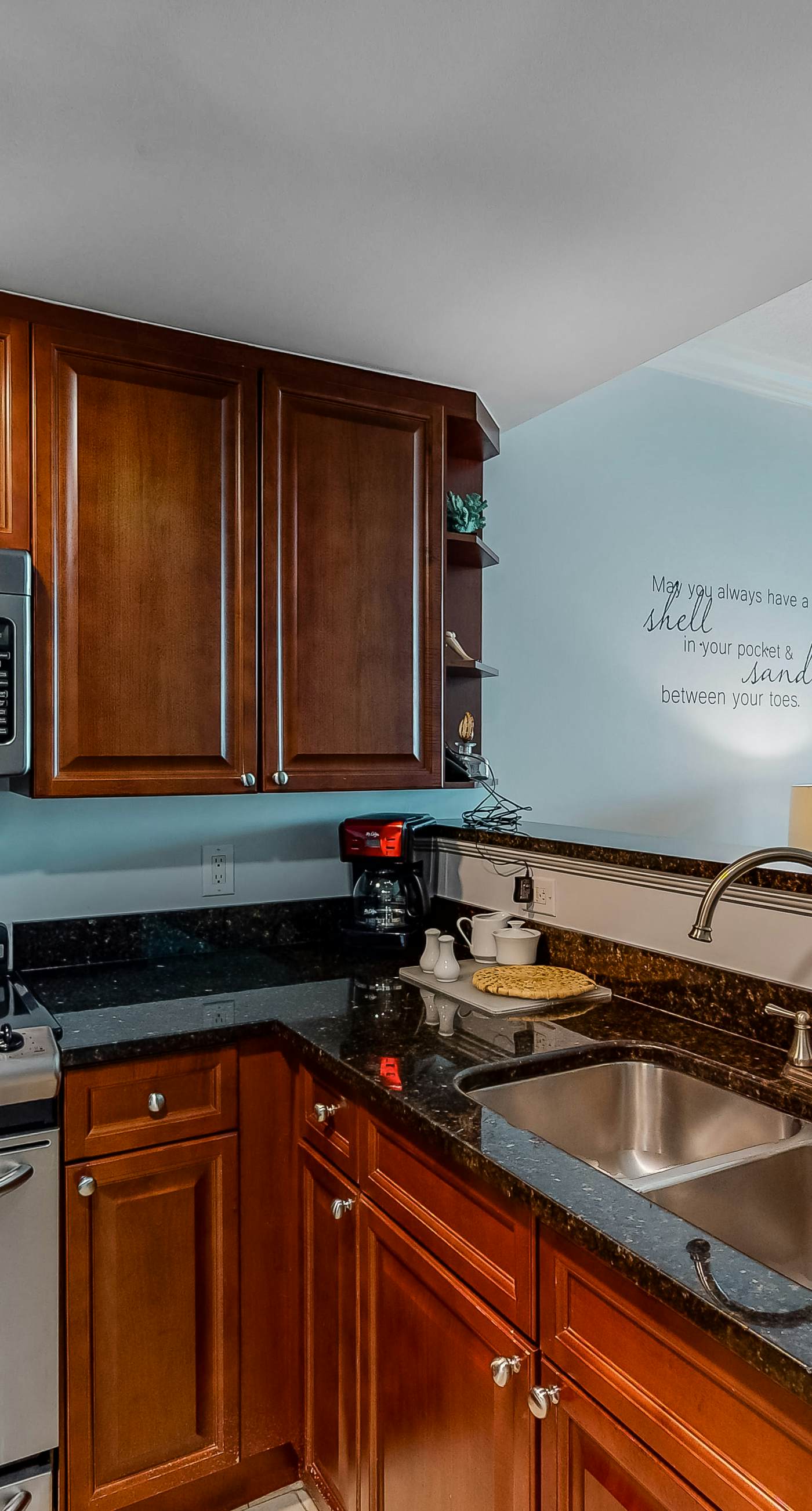 5th Floor Lovely Spacious Condo At Waterscape Waterfall, Lazy River