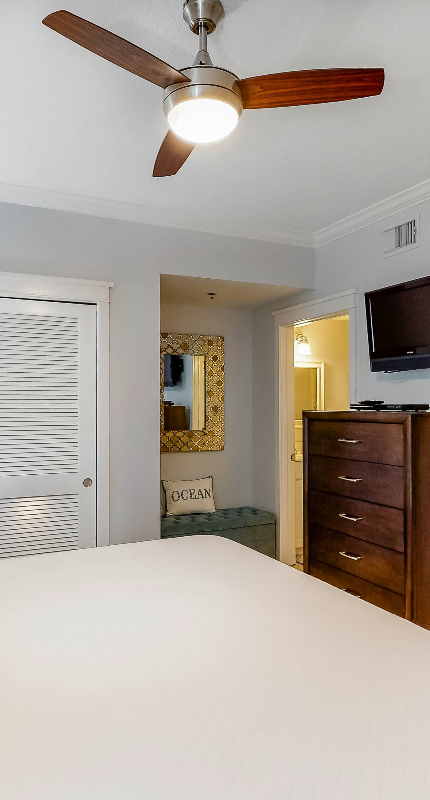 5th Floor Lovely Spacious Condo At Waterscape Waterfall, Lazy River