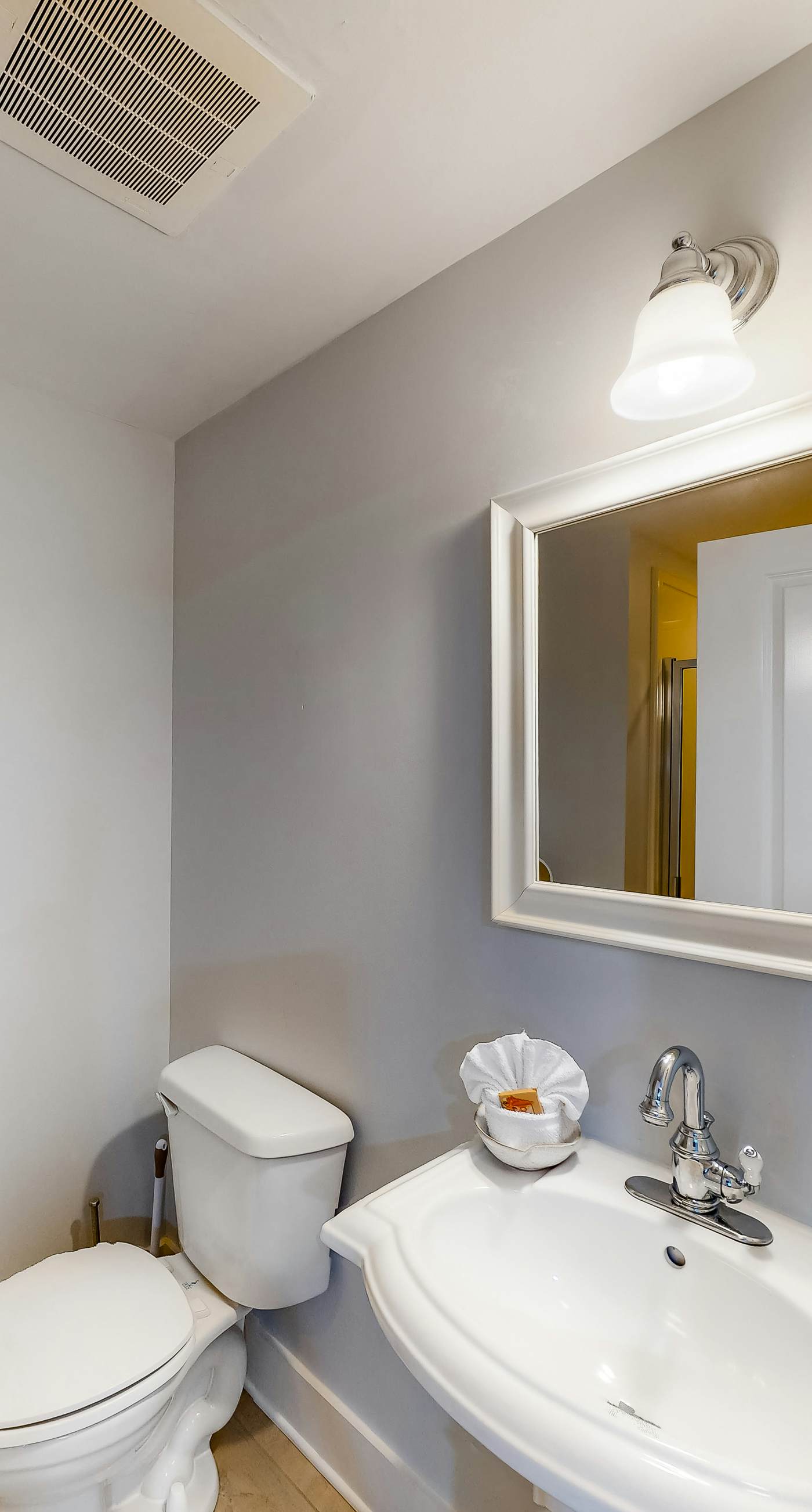 5th Floor Lovely Spacious Condo At Waterscape Waterfall, Lazy River