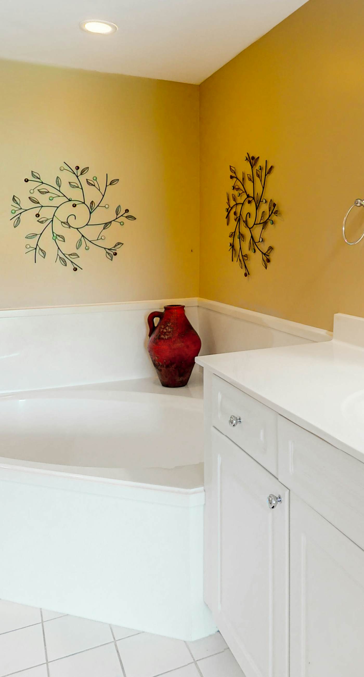 5th Floor Gulf-Front Condo w/Free WiFi, Shared Hot Tub, Outdoor Pool, & More